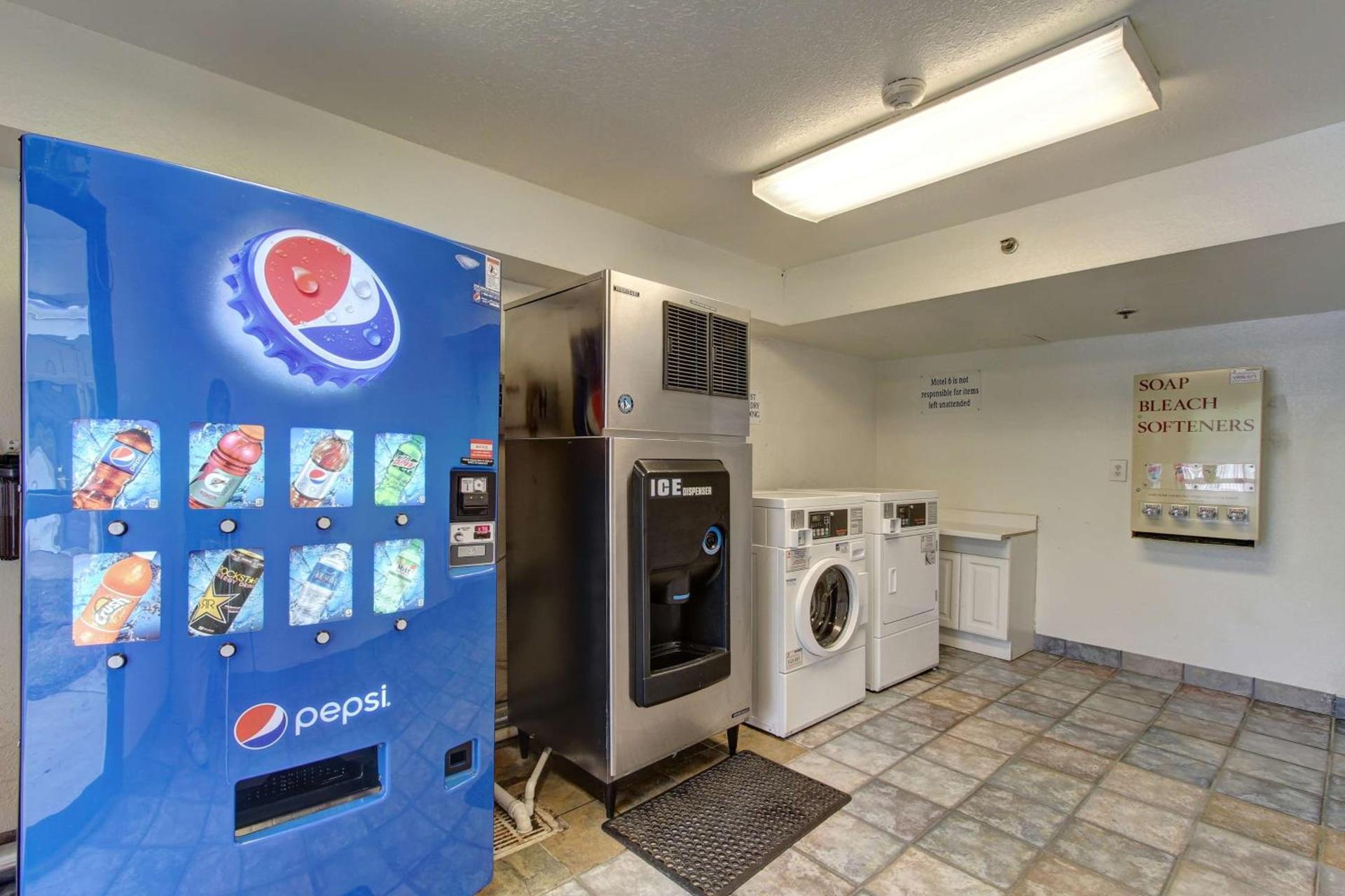 Motel 6-Amherst, OH - Cleveland West - Lorain photo 3