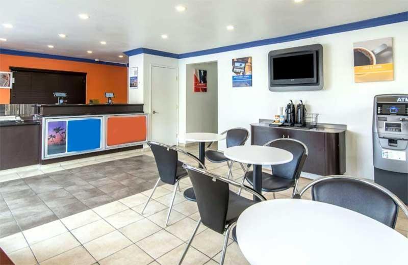 Beachside Inn photo 1