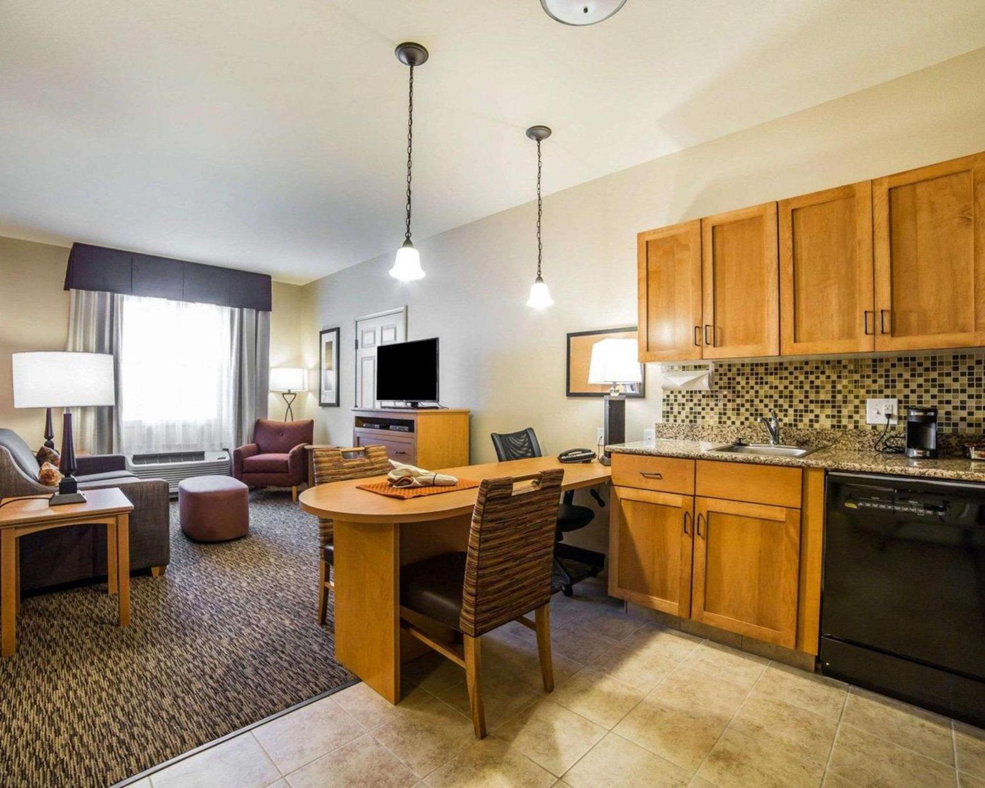MainStay Suites Sidney - Medical Center photo 2