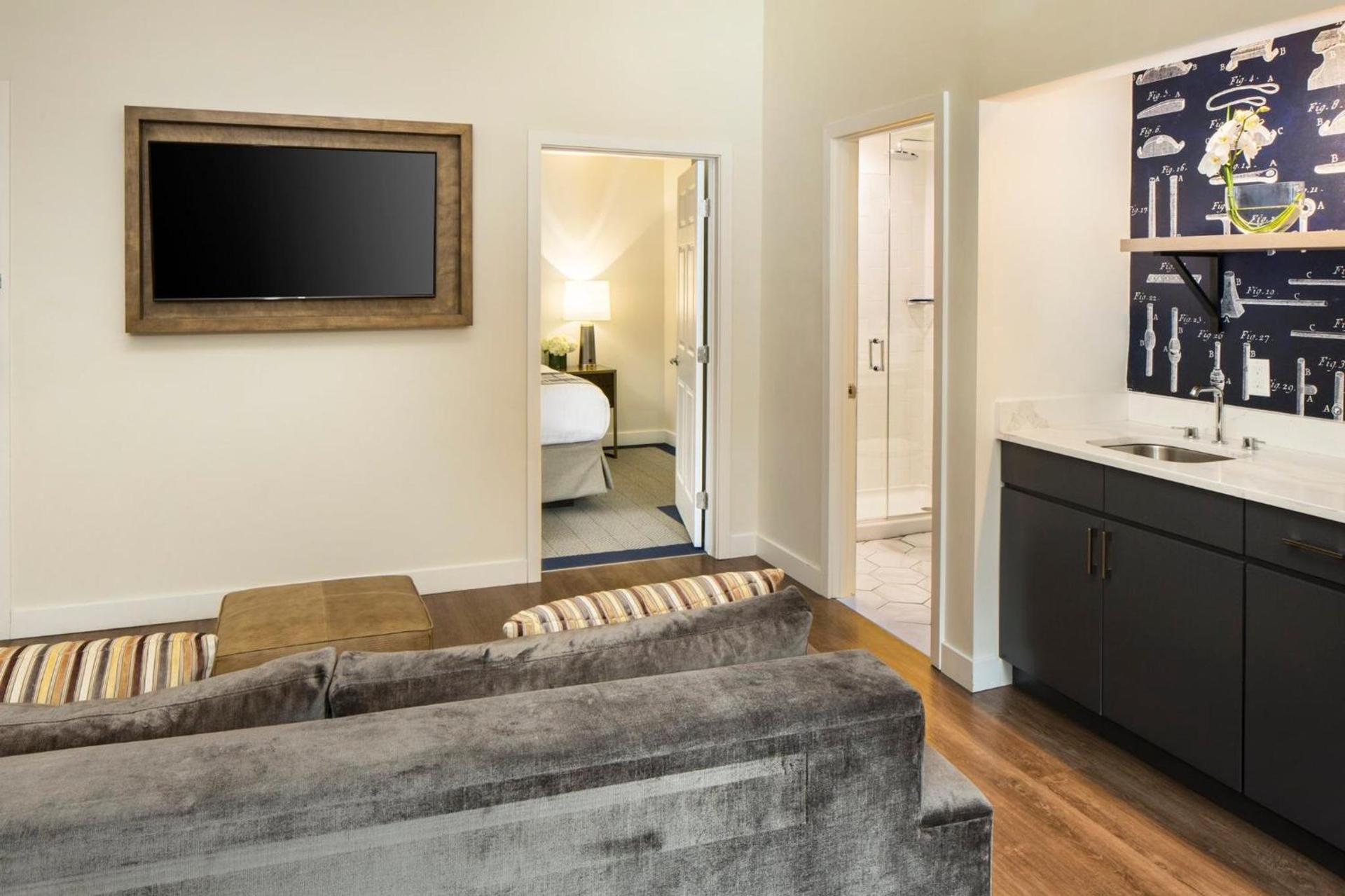Hotel Indigo Boston Garden by IHG photo 92
