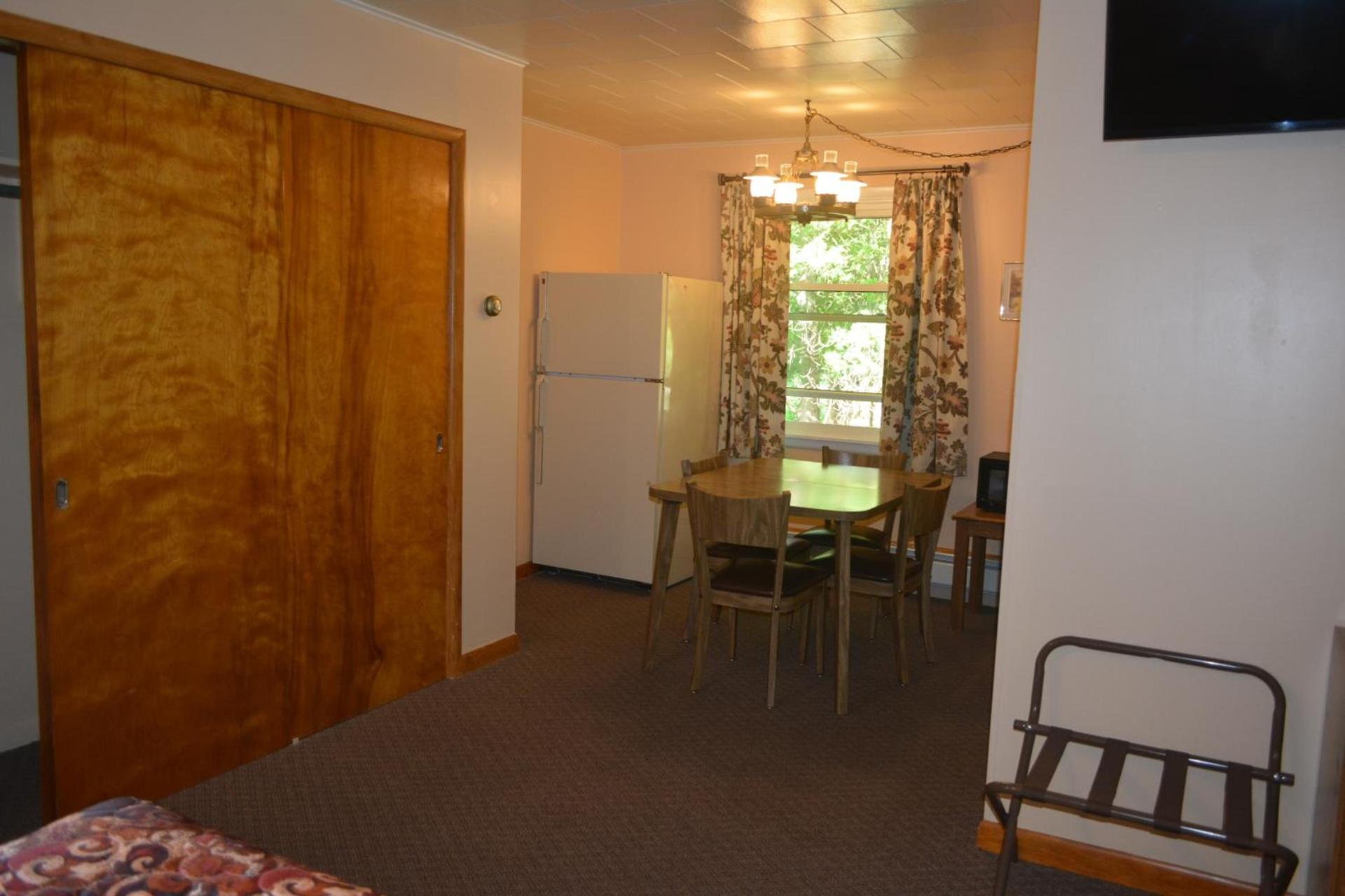The Village Motel photo 4