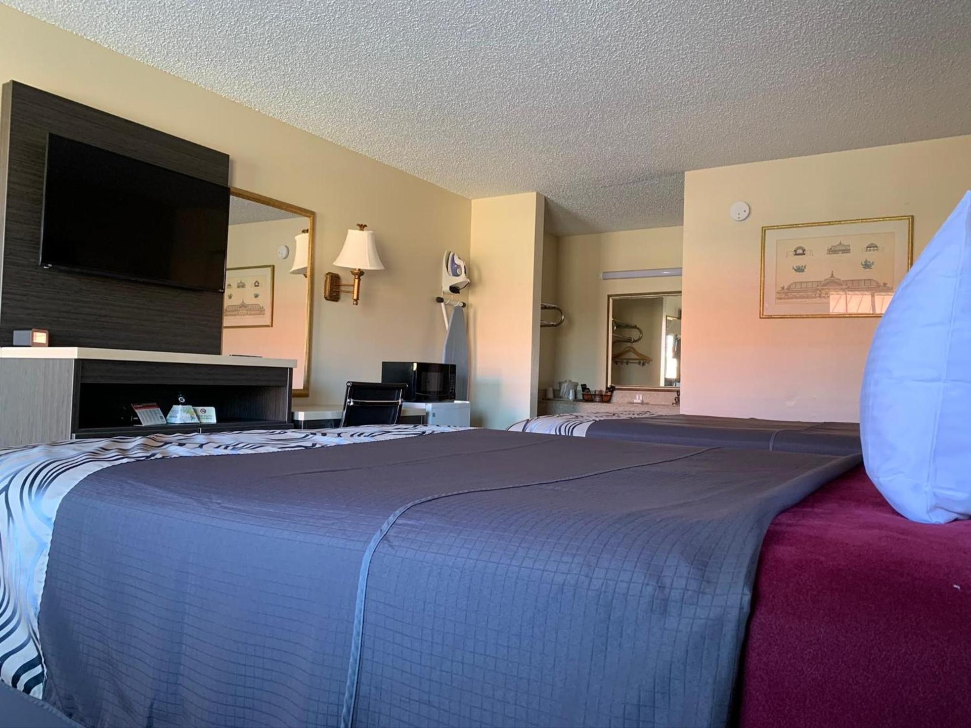 Regency 7 Motel photo 5