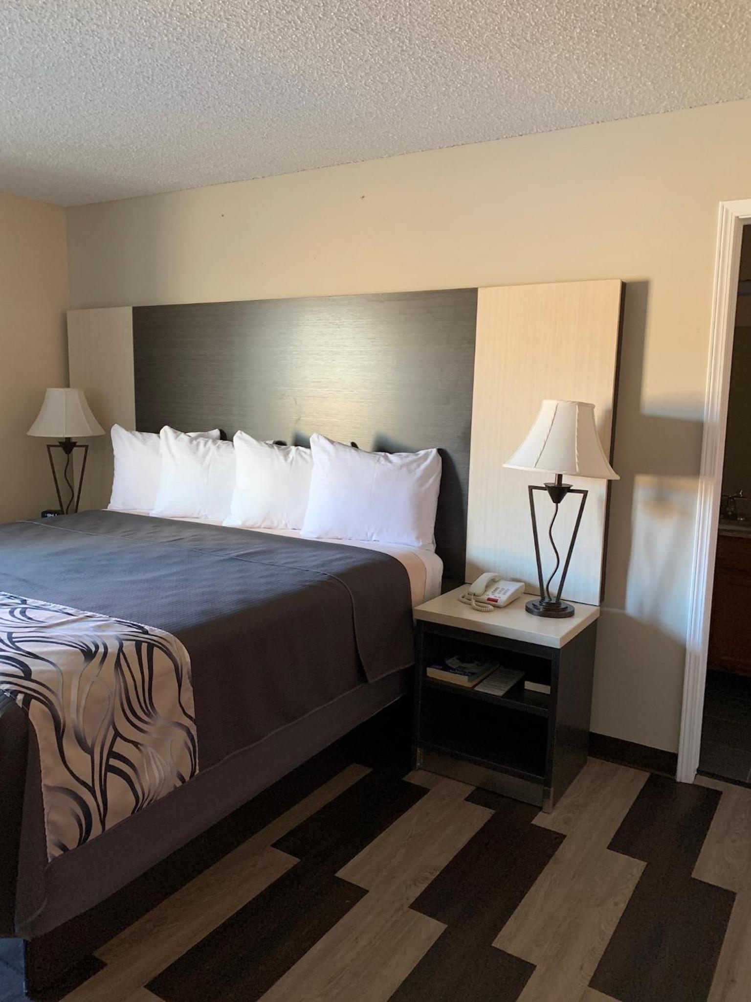 Regency 7 Motel photo 4
