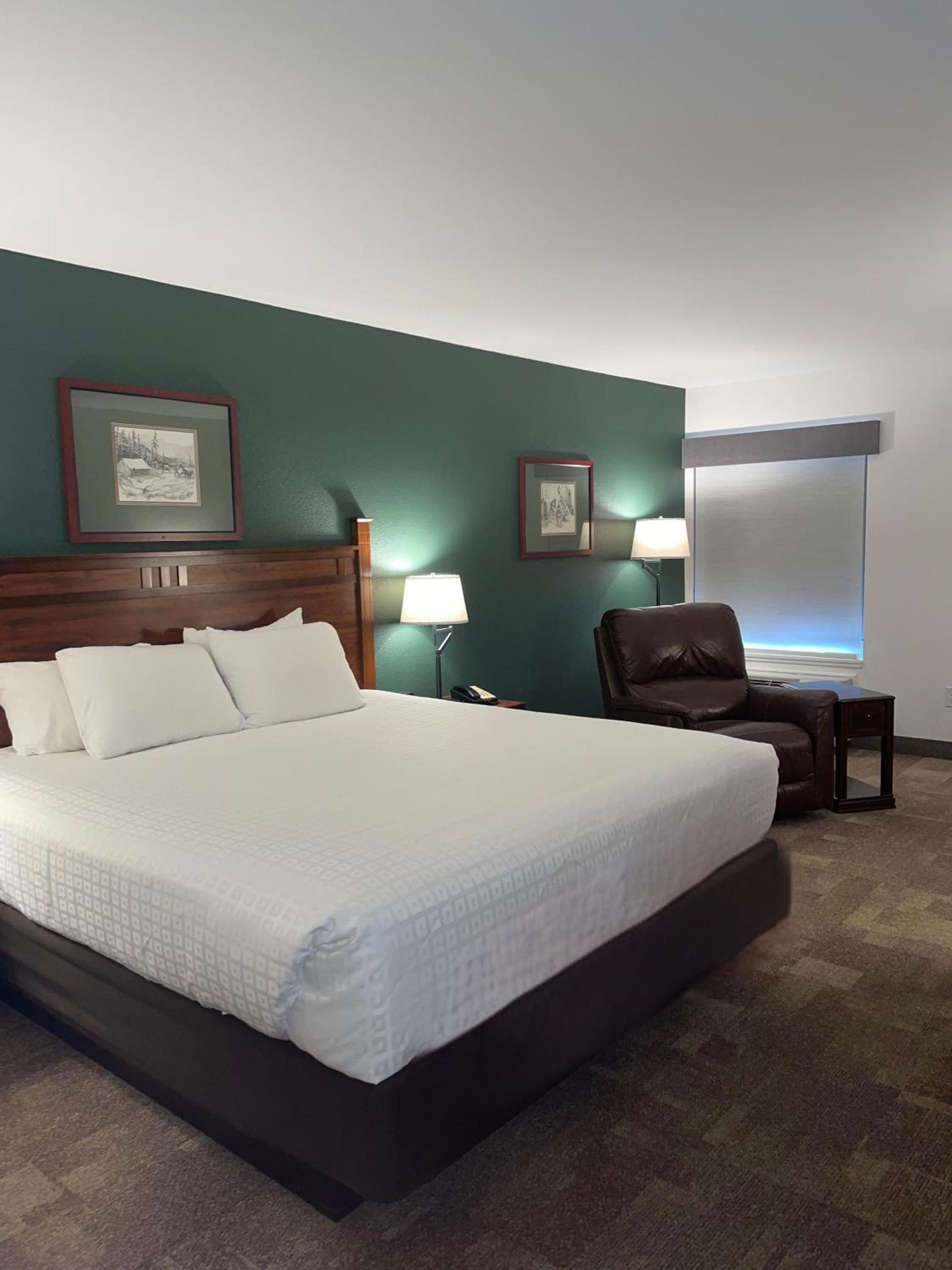 Boothill Inn and Suites photo 6