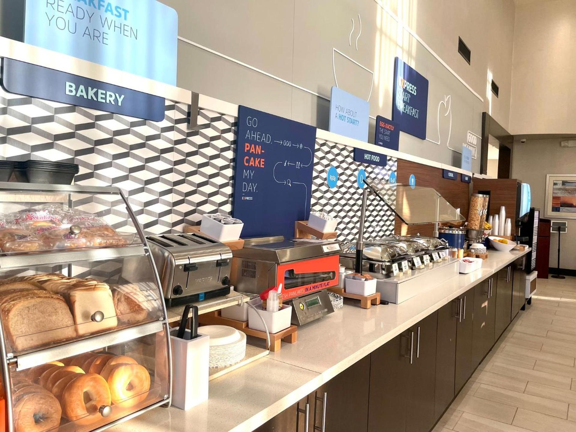 Holiday Inn Express Hotel & Suites Hermosa Beach by IHG photo 83