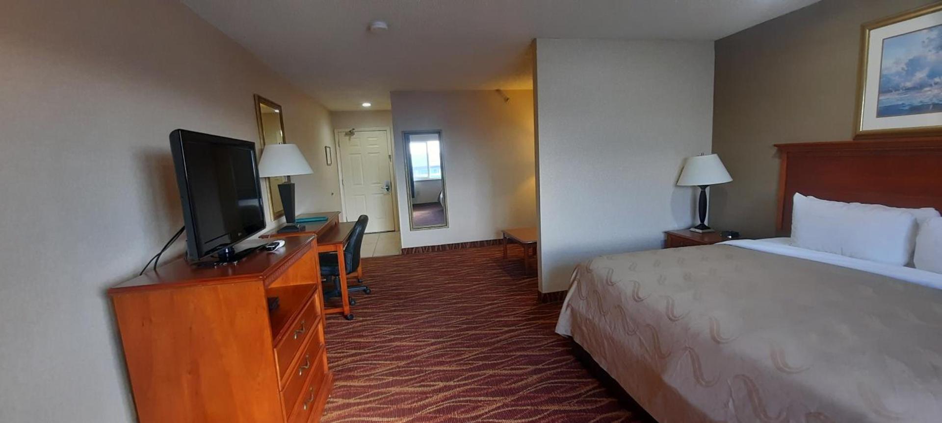 Quality Inn & Suites Grants - I-40 photo 2