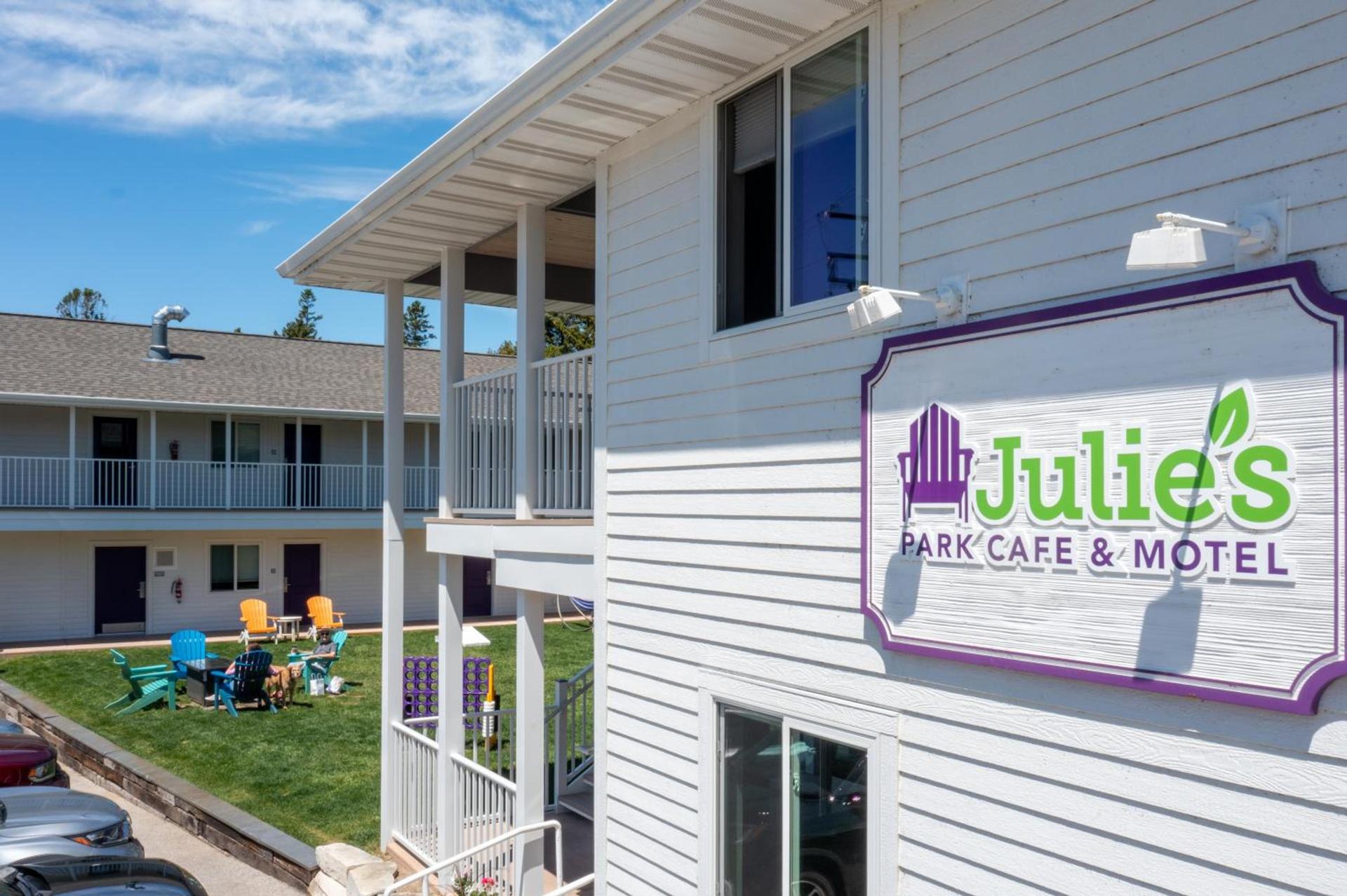 Julie's Park Cafe & Motel photo 37