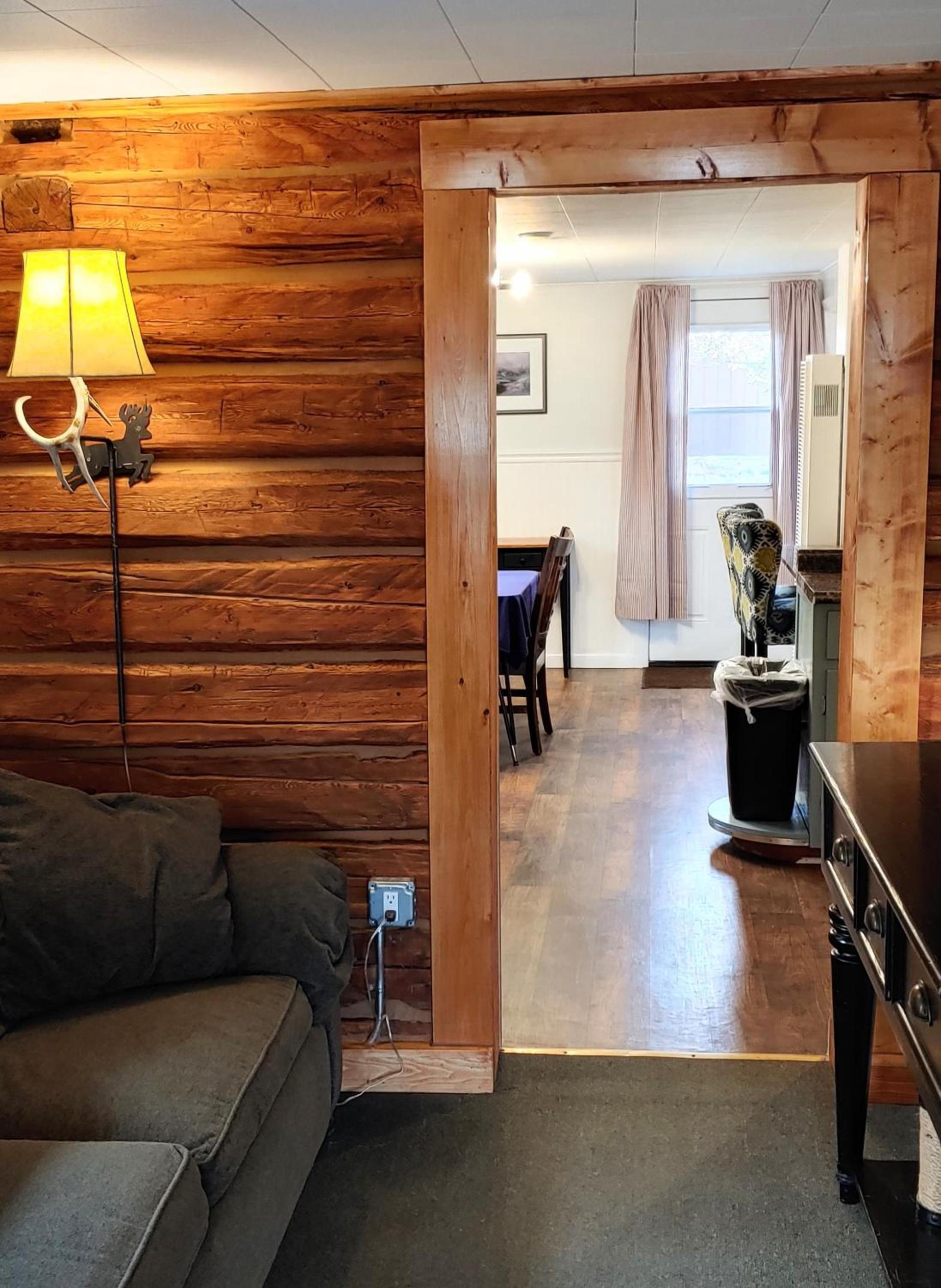 Log Cabin Motel photo 29