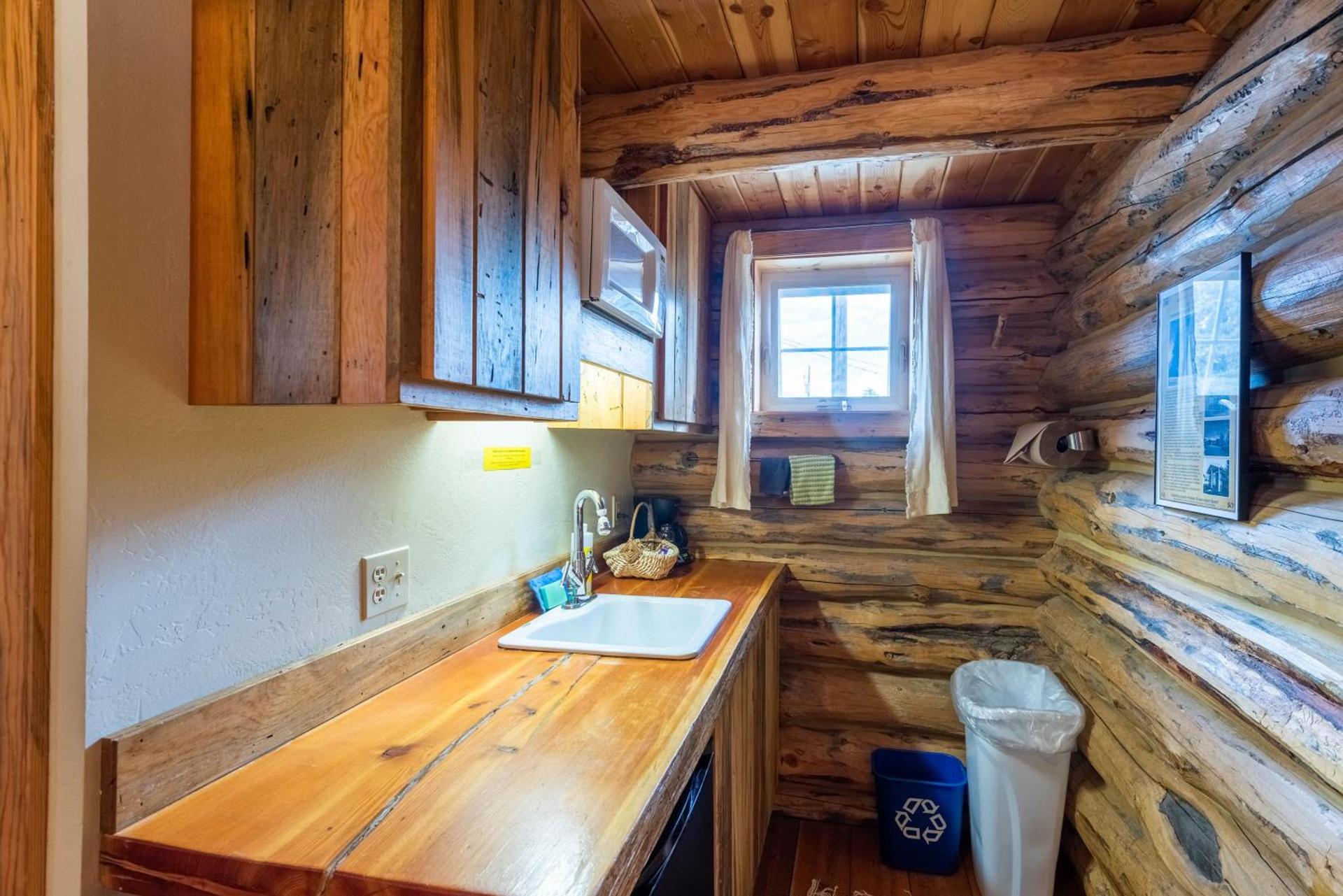 Log Cabin Motel photo 44