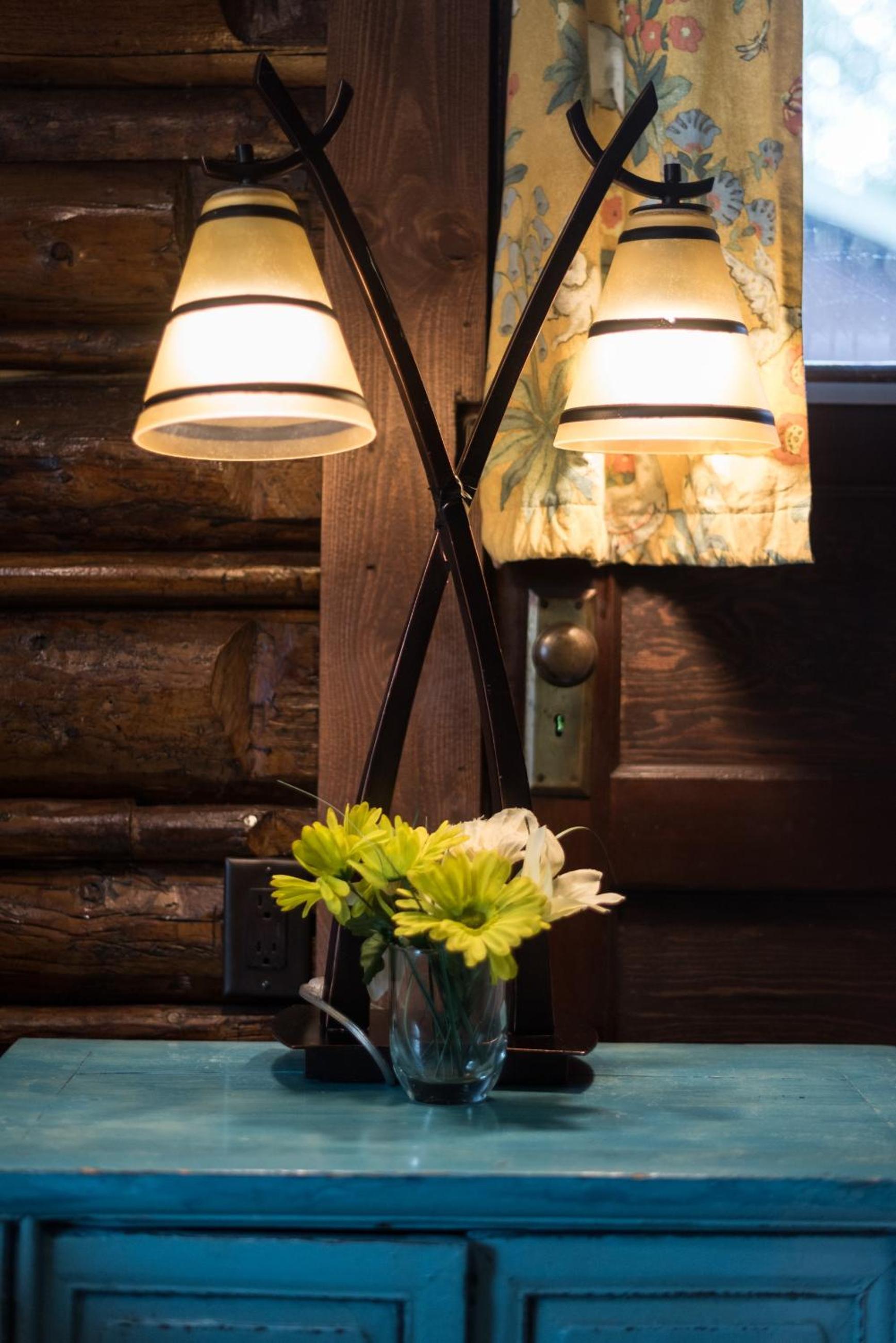 Log Cabin Motel photo 86