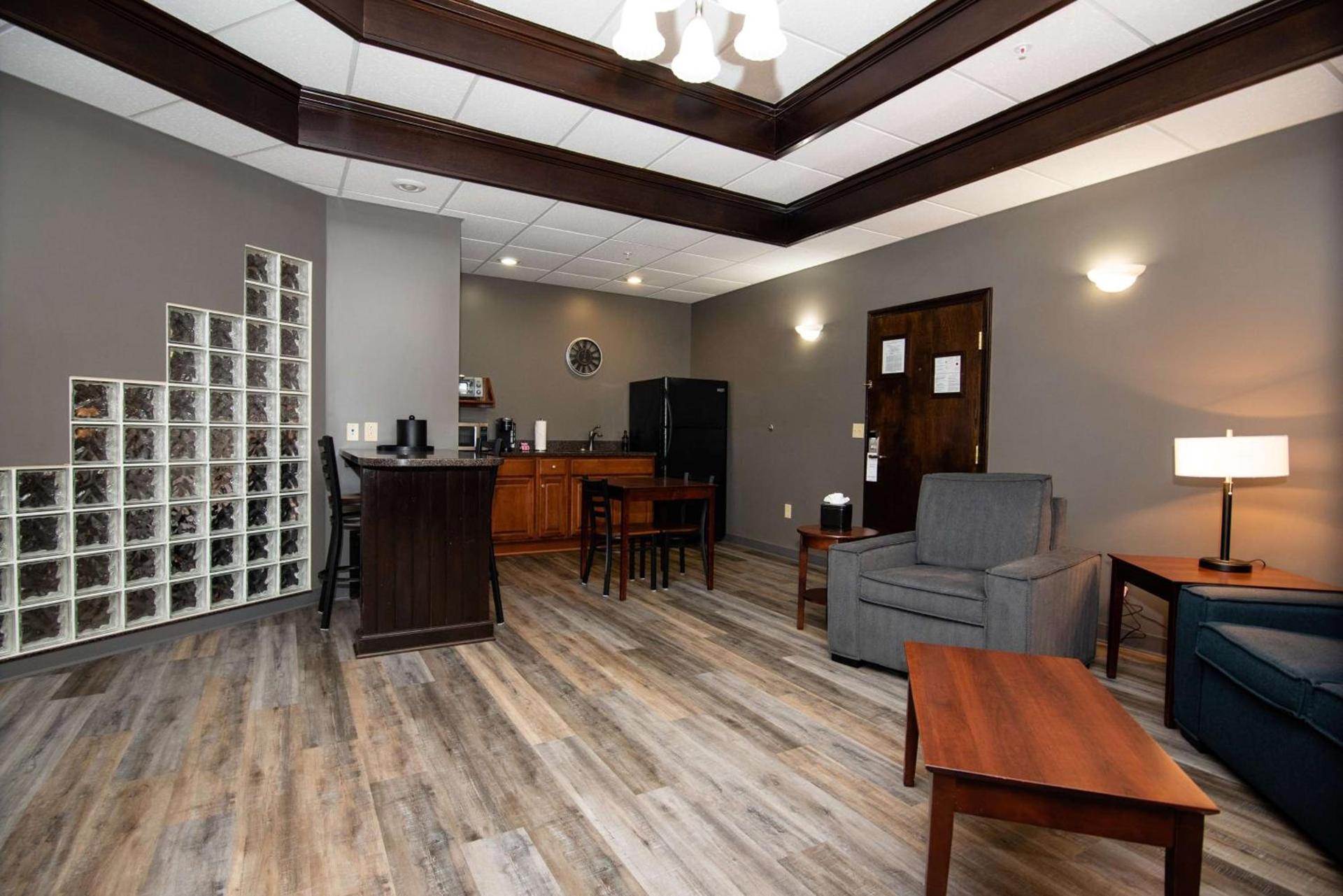 Best Western Plus Plattsburgh photo 43