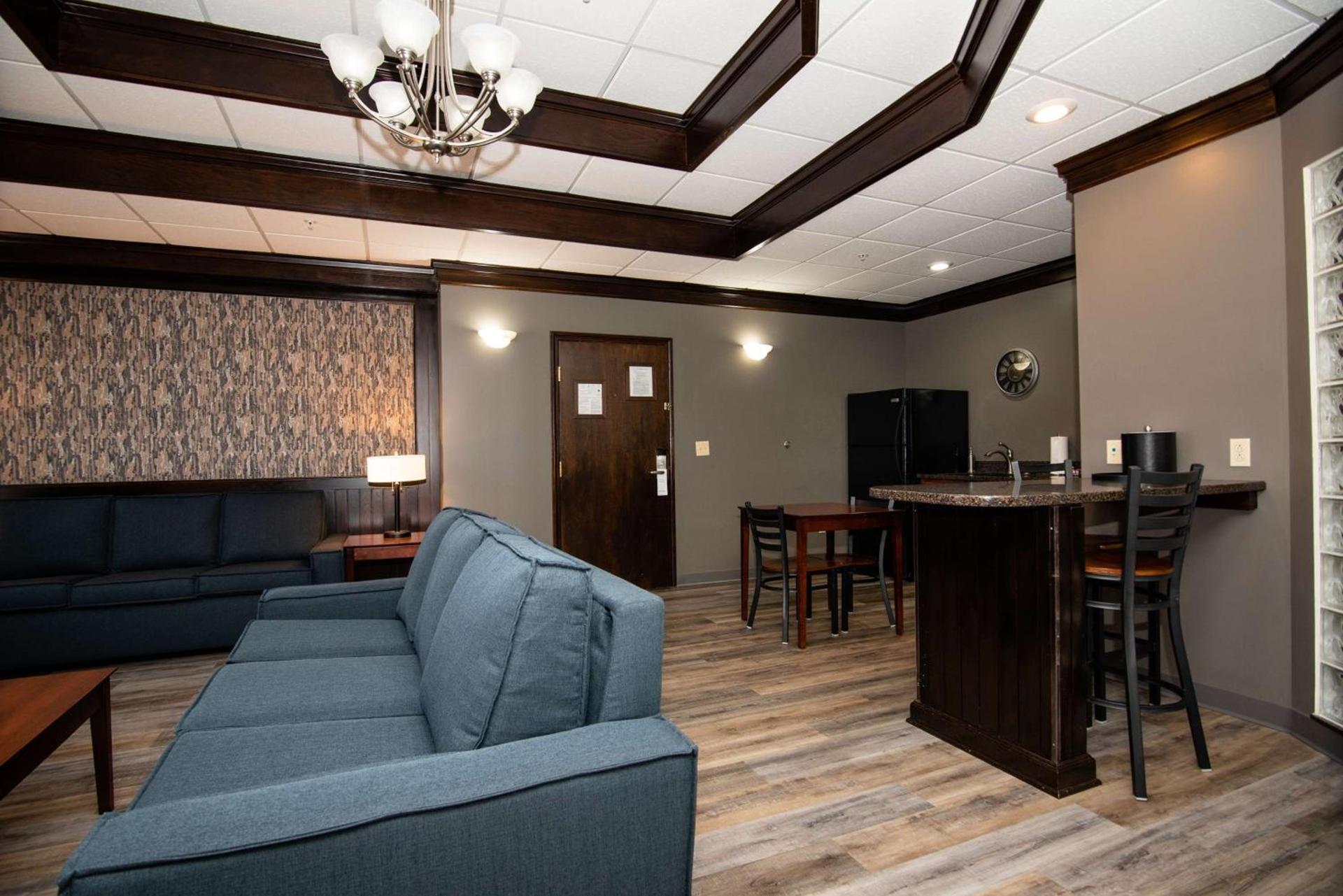 Best Western Plus Plattsburgh photo 44