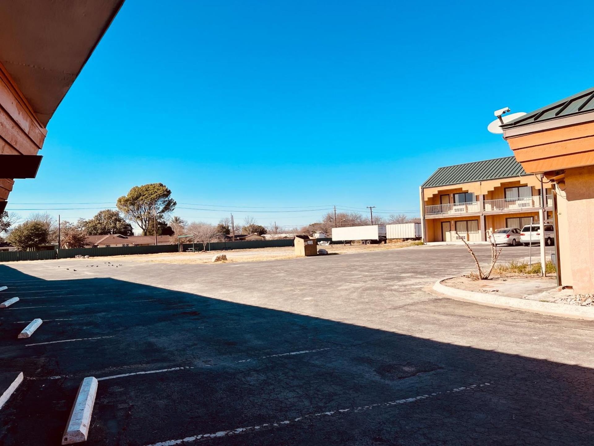 Econo Lodge Del Rio photo 8