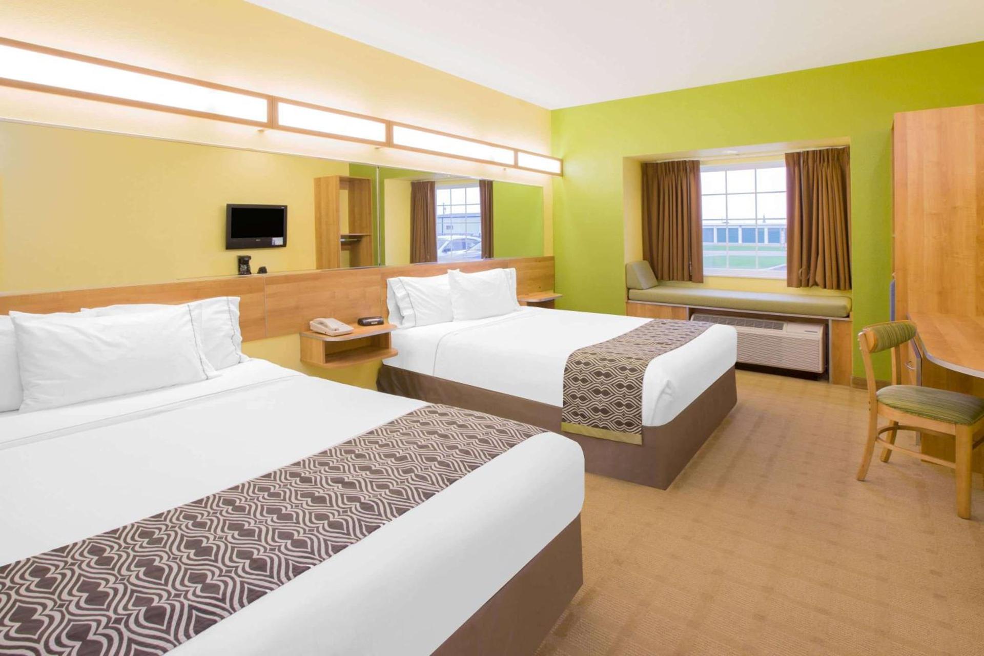 Microtel Inn & Suites by Wyndham Delphos photo 7
