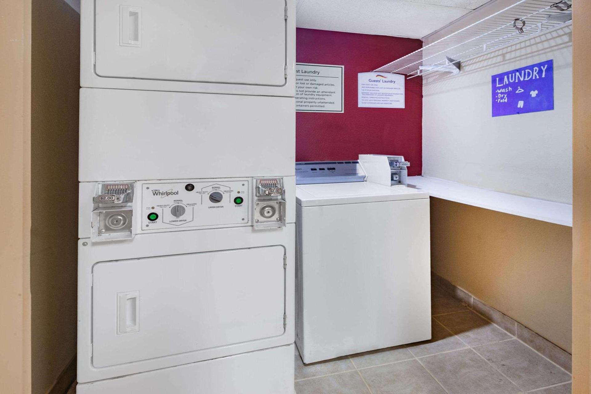 Baymont by Wyndham Perrysburg-Toledo photo 25