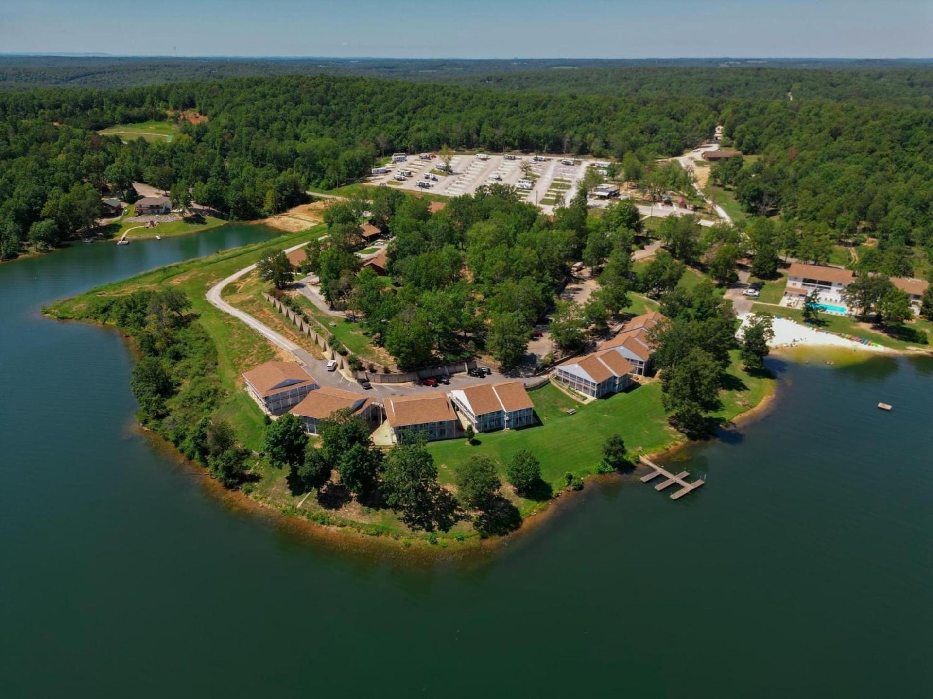 Crown Lake Resort photo 2