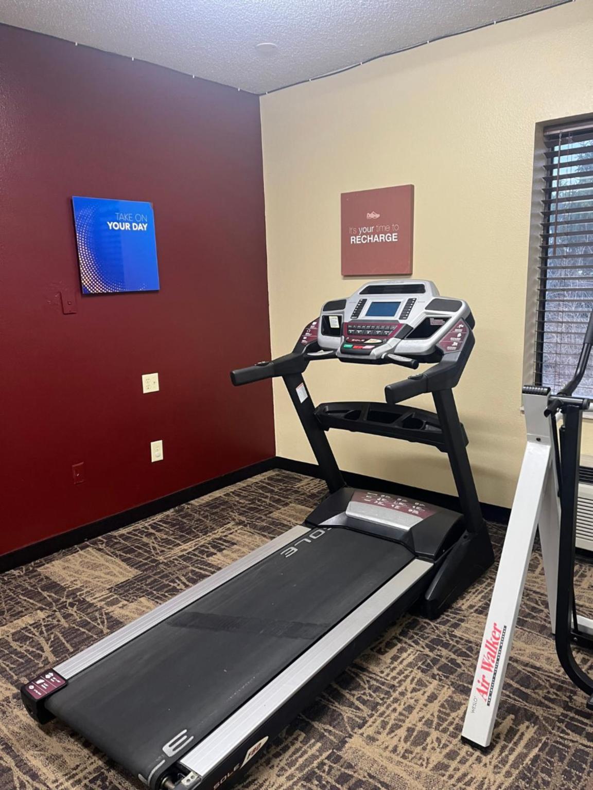 Red Roof Inn & Suites Indianapolis Airport photo 12