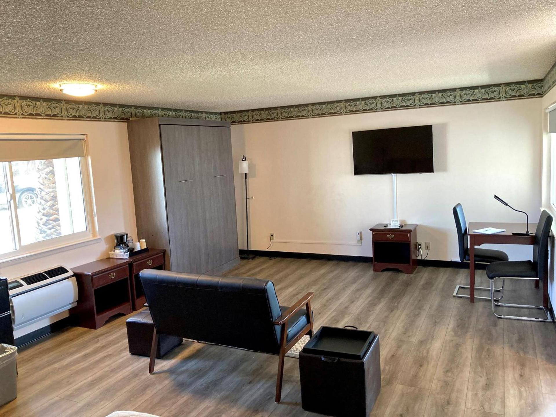 Coast Riders Inn photo 41