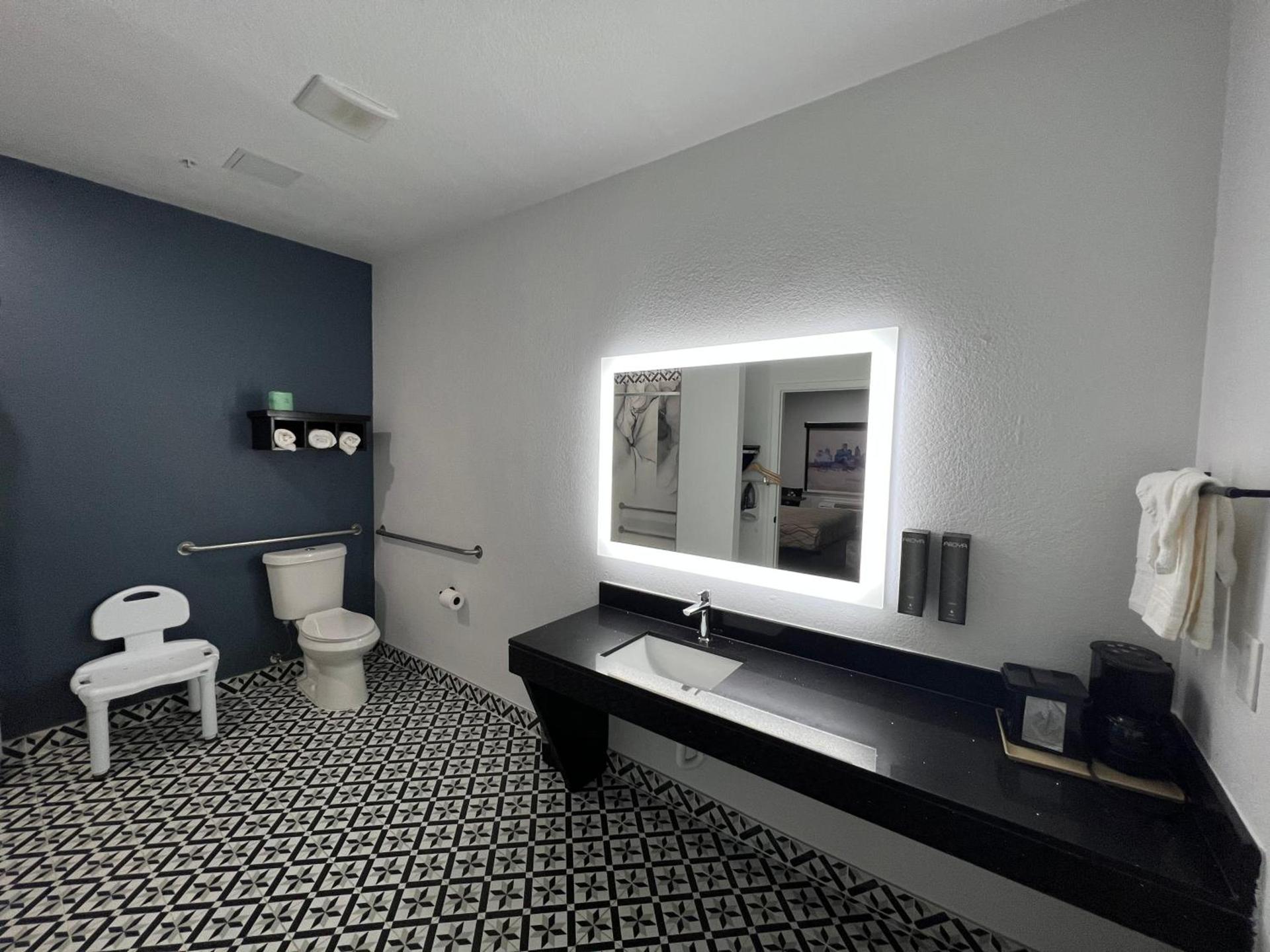 Grand Villa Inn Galleria photo 58