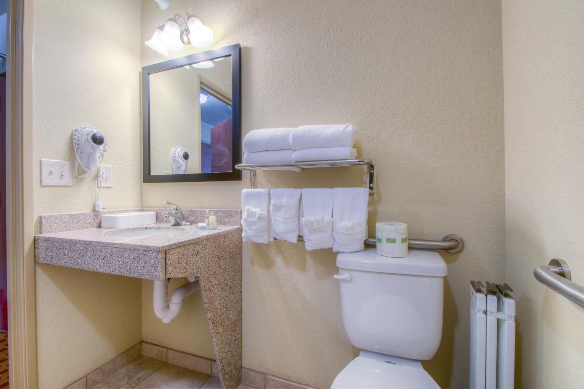 Cobblestone Inn & Suites - Harper photo 25