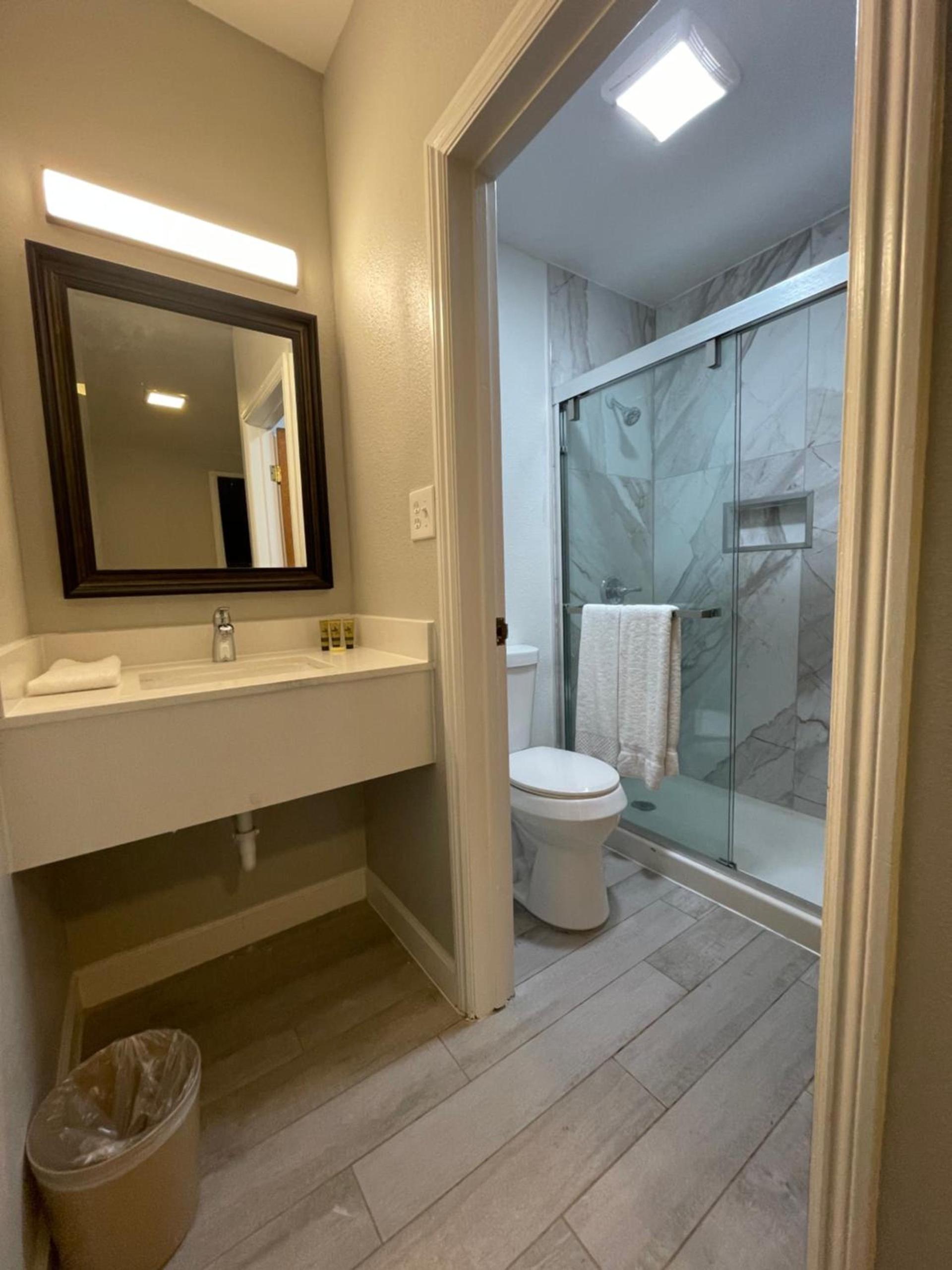 Marina Inn photo 31