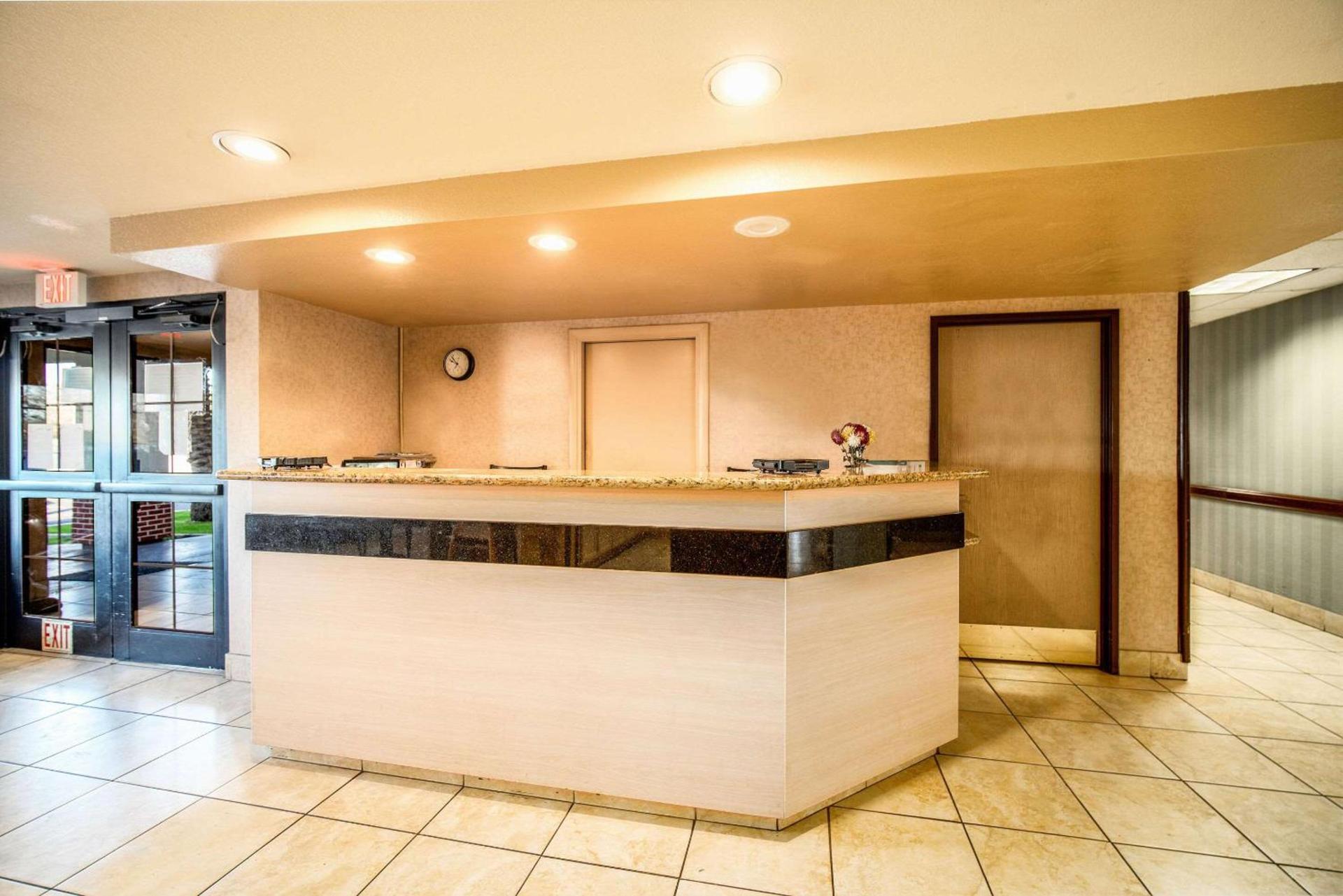 Baymont by Wyndham Chandler I-10 photo 7