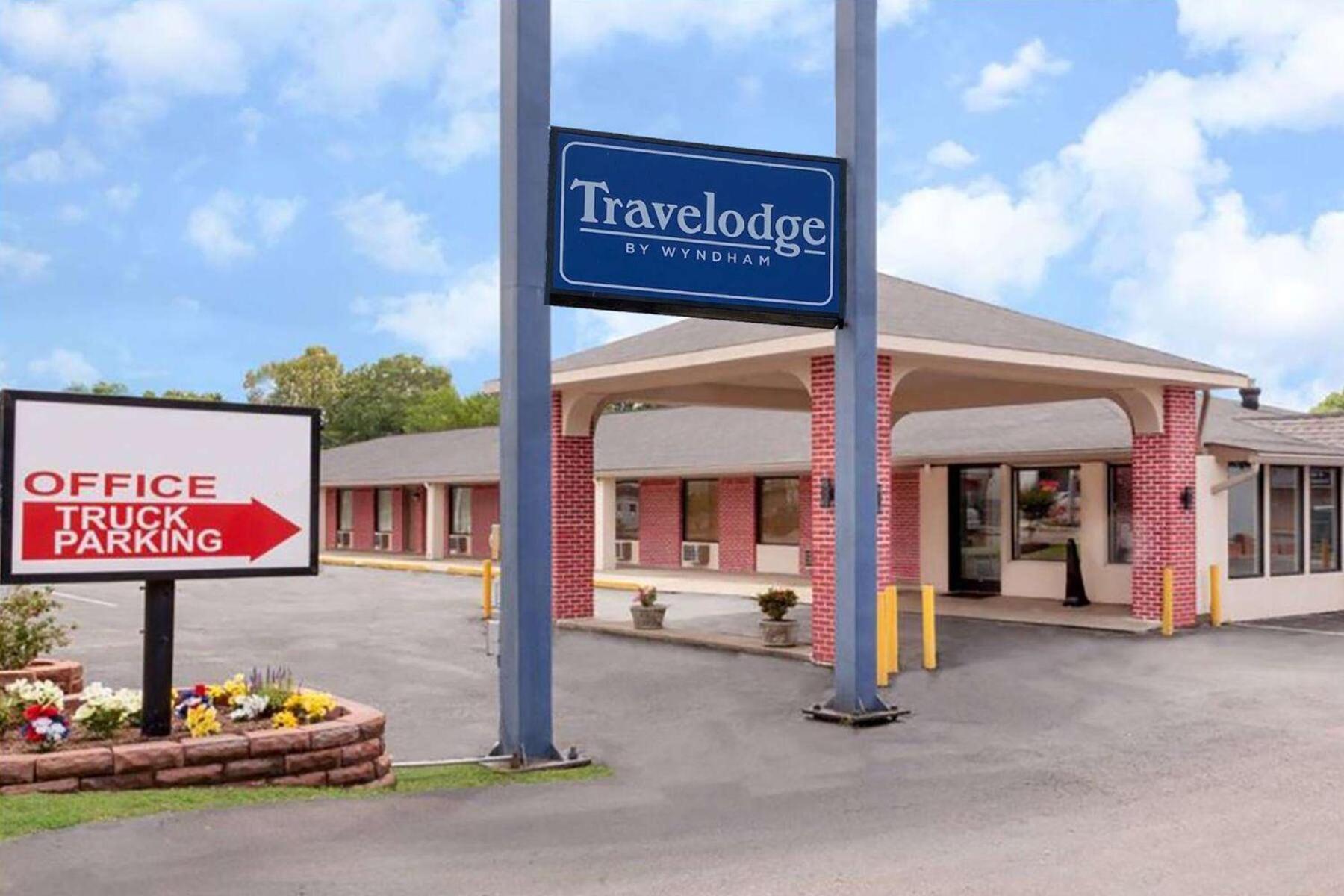 Travelodge by Wyndham Jackson I-40 Exit 82 photo 1