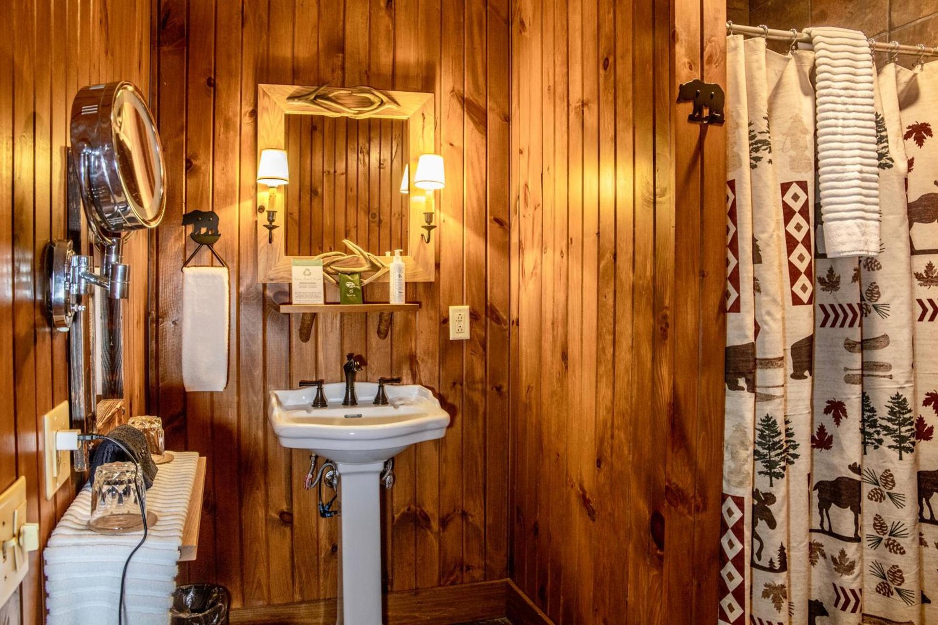 Finger Lakes Lodging photo 14