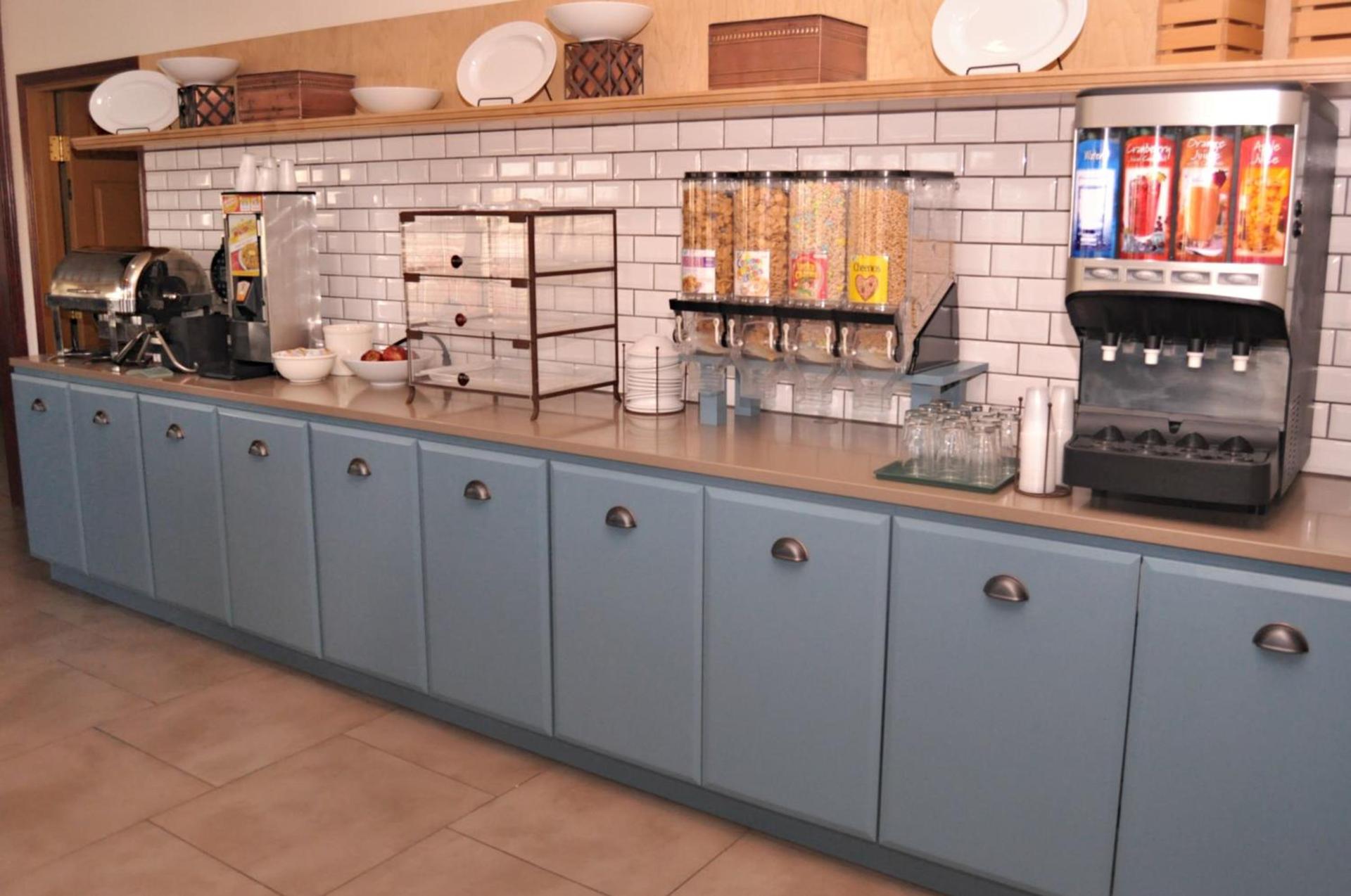 Country Inn & Suites by Radisson, Kearney, NE photo 28