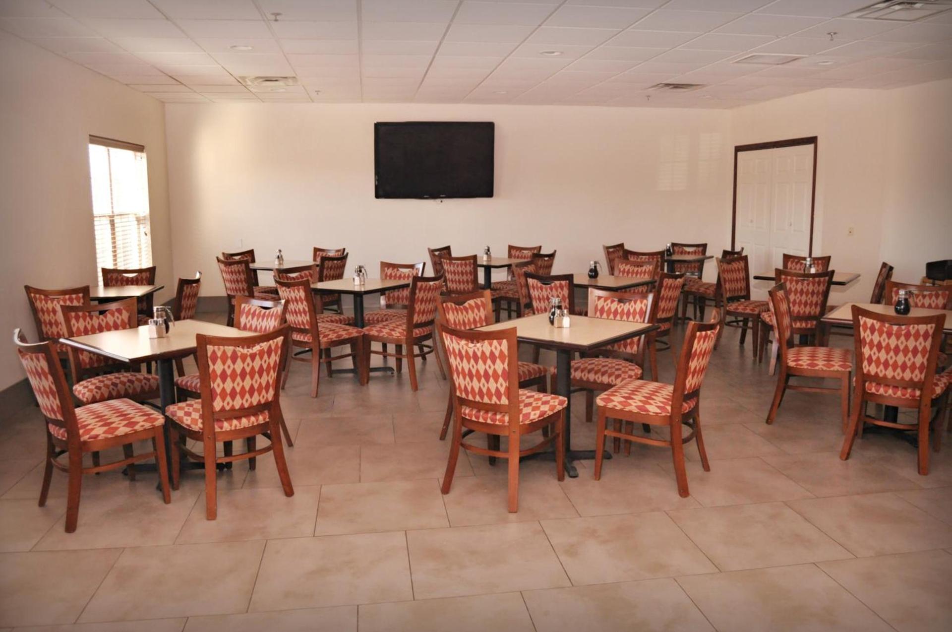 Country Inn & Suites by Radisson, Kearney, NE photo 29