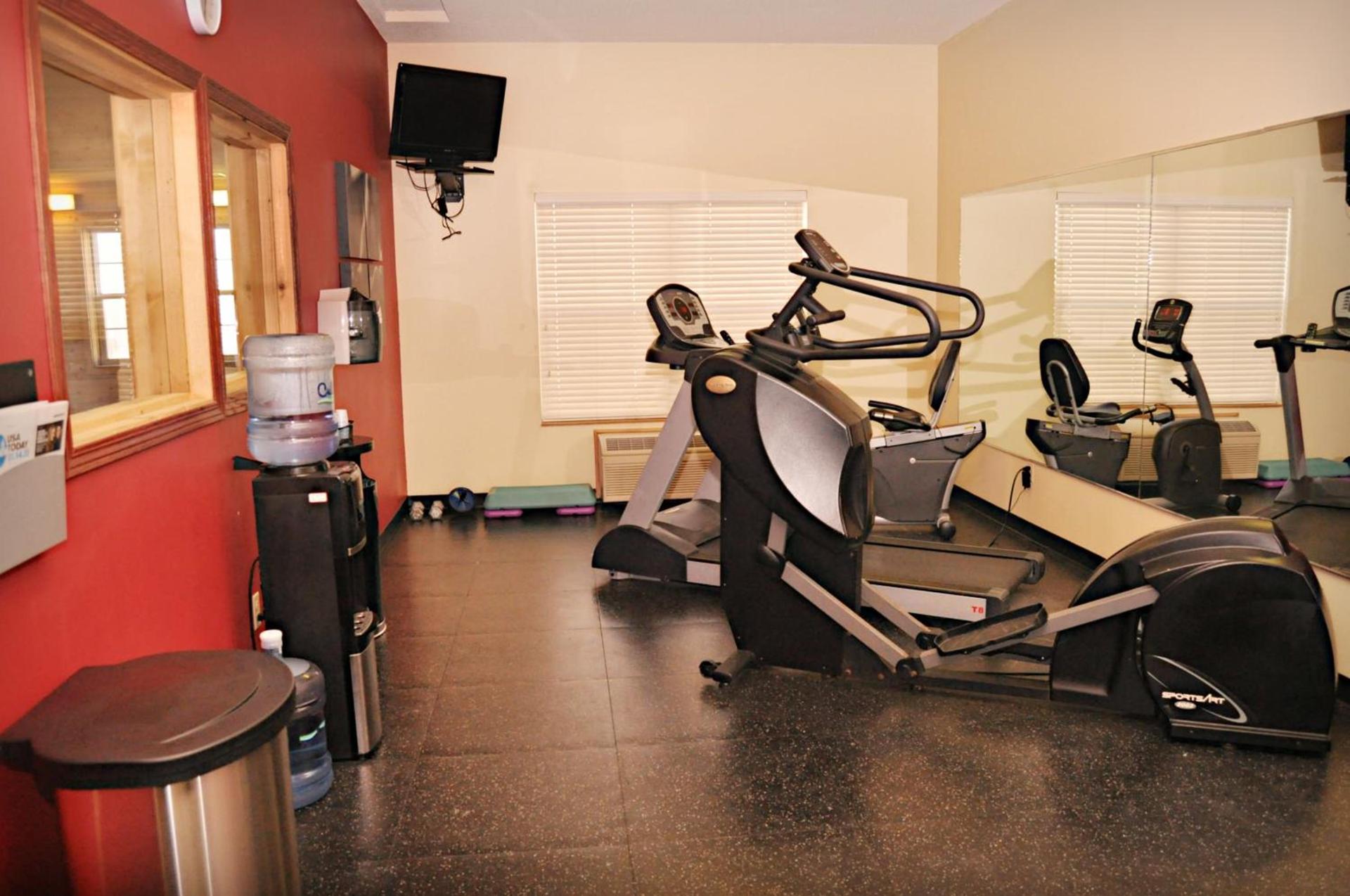 Country Inn & Suites by Radisson, Kearney, NE photo 36