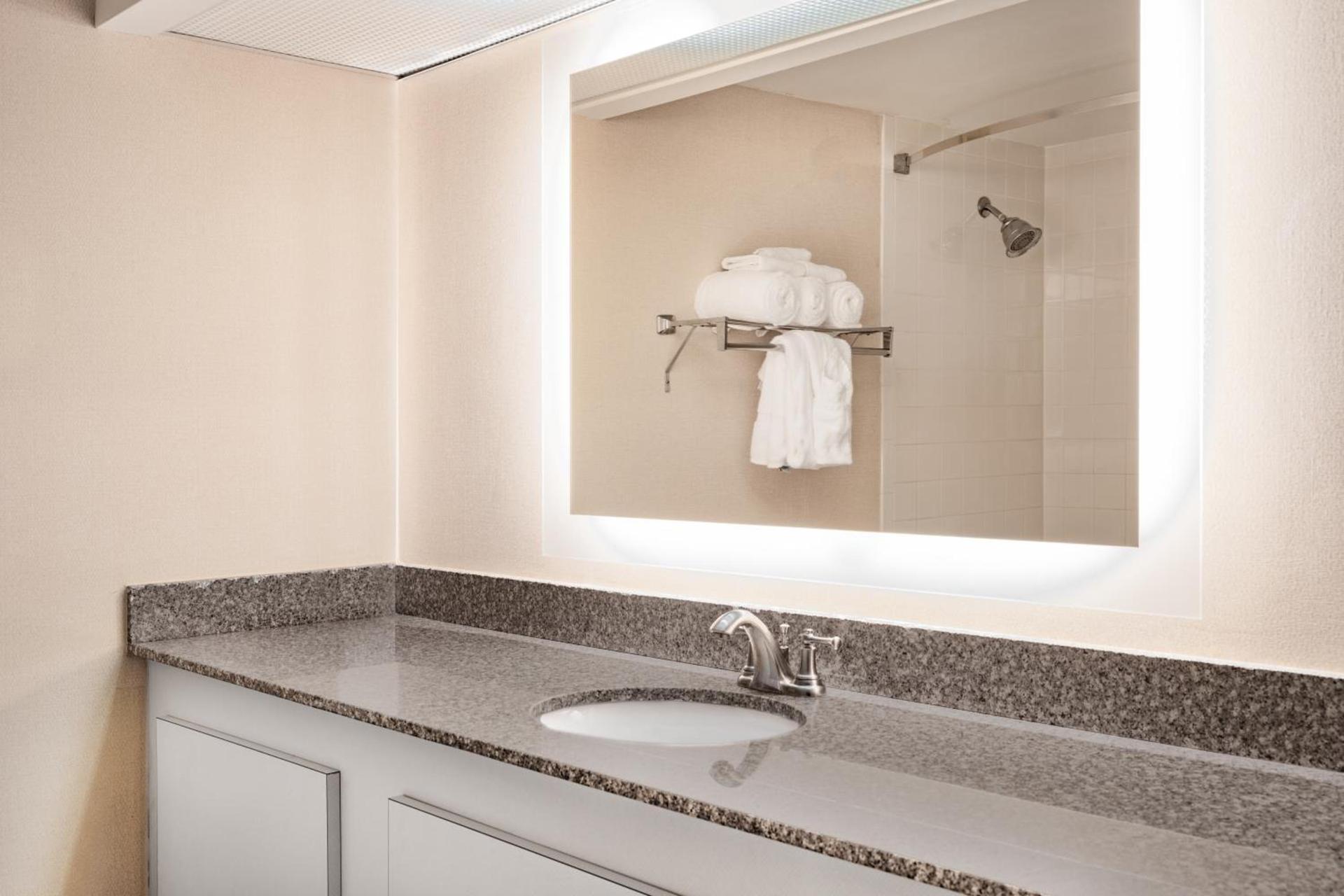 Howard Johnson by Wyndham Lima photo 38