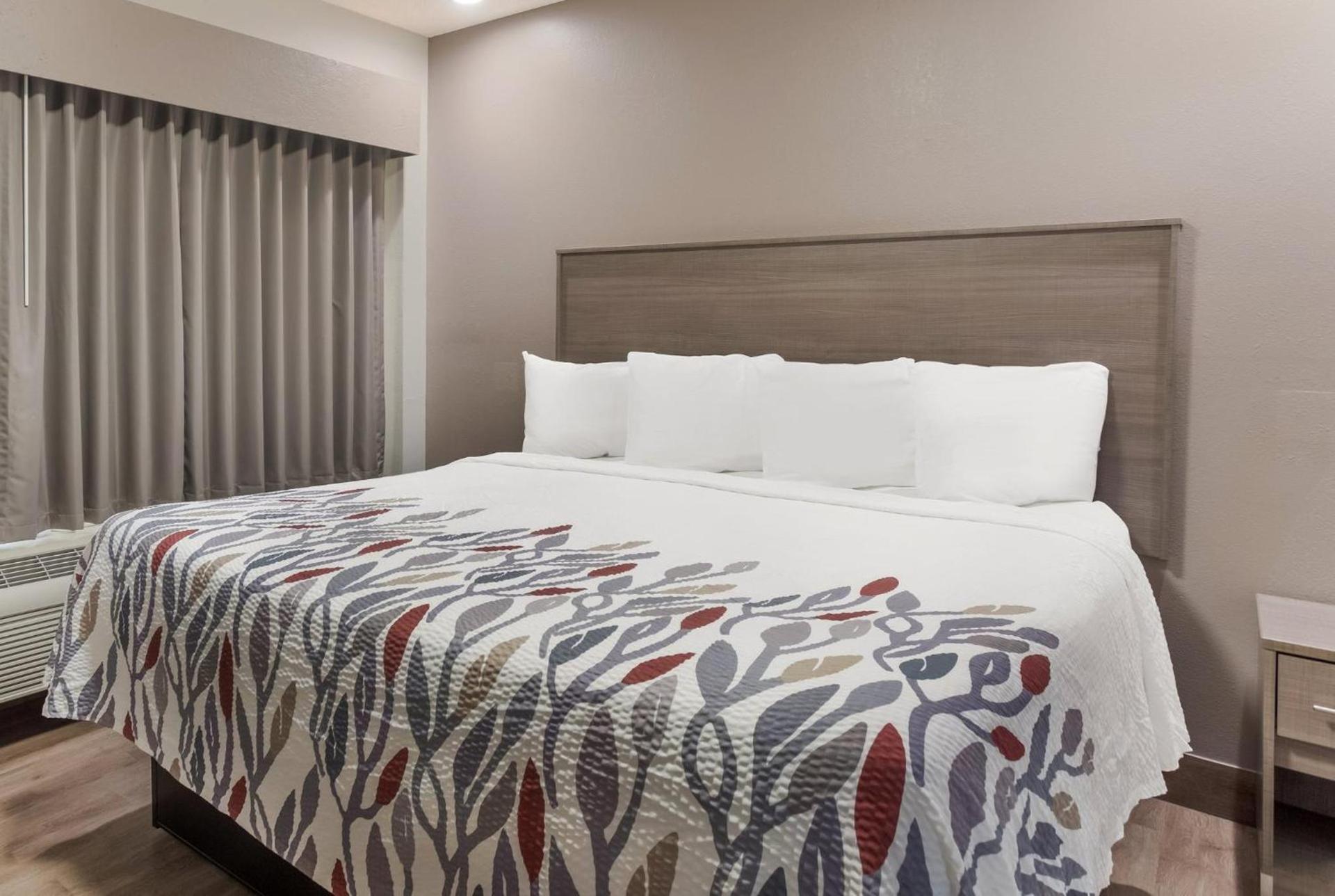 Red Roof Inn & Suites Corbin photo 6