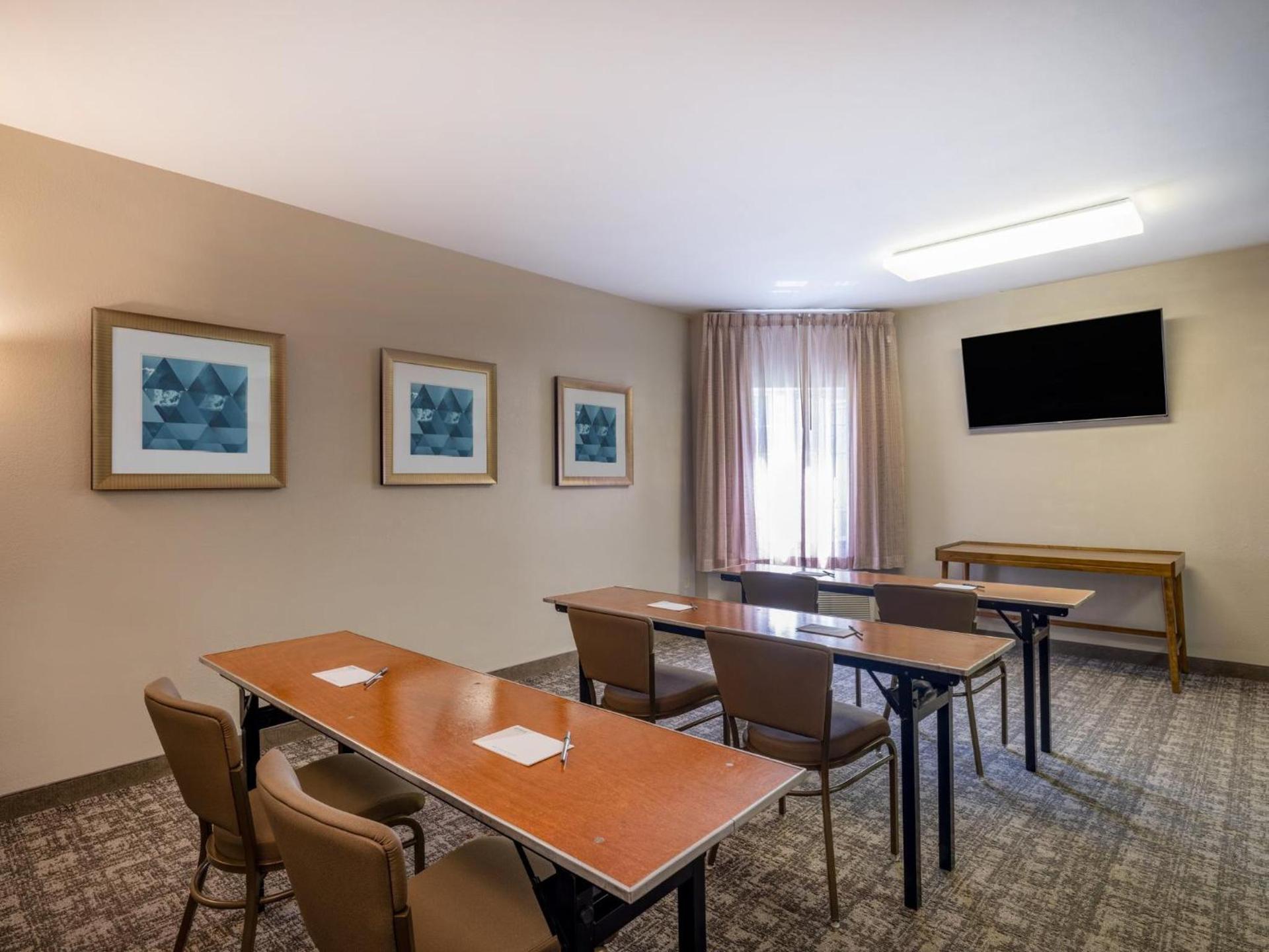 Staybridge Suites Milwaukee Airport South by IHG photo 48