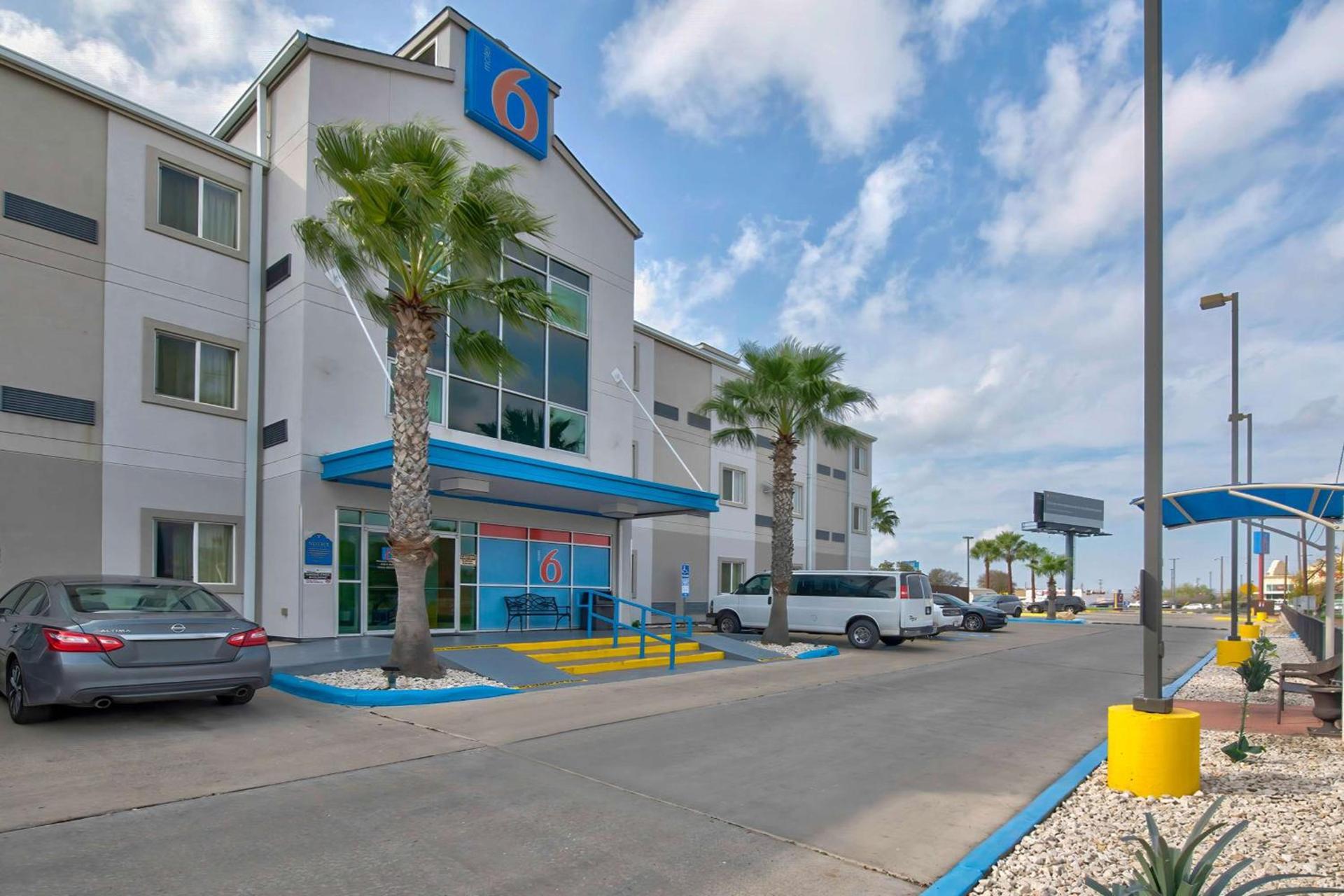 Motel 6-Eagle Pass, TX - Lakeside photo 4
