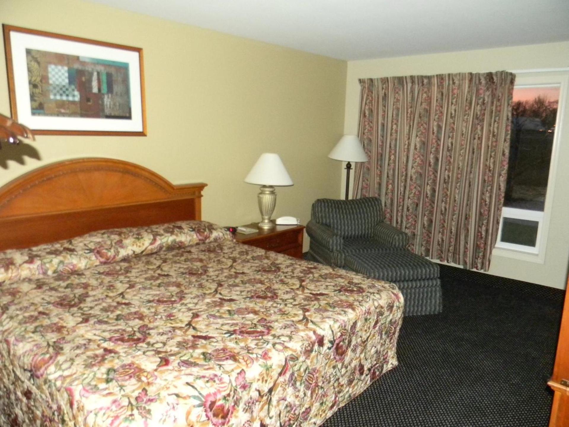 Lakeview Inn Centralia photo 15