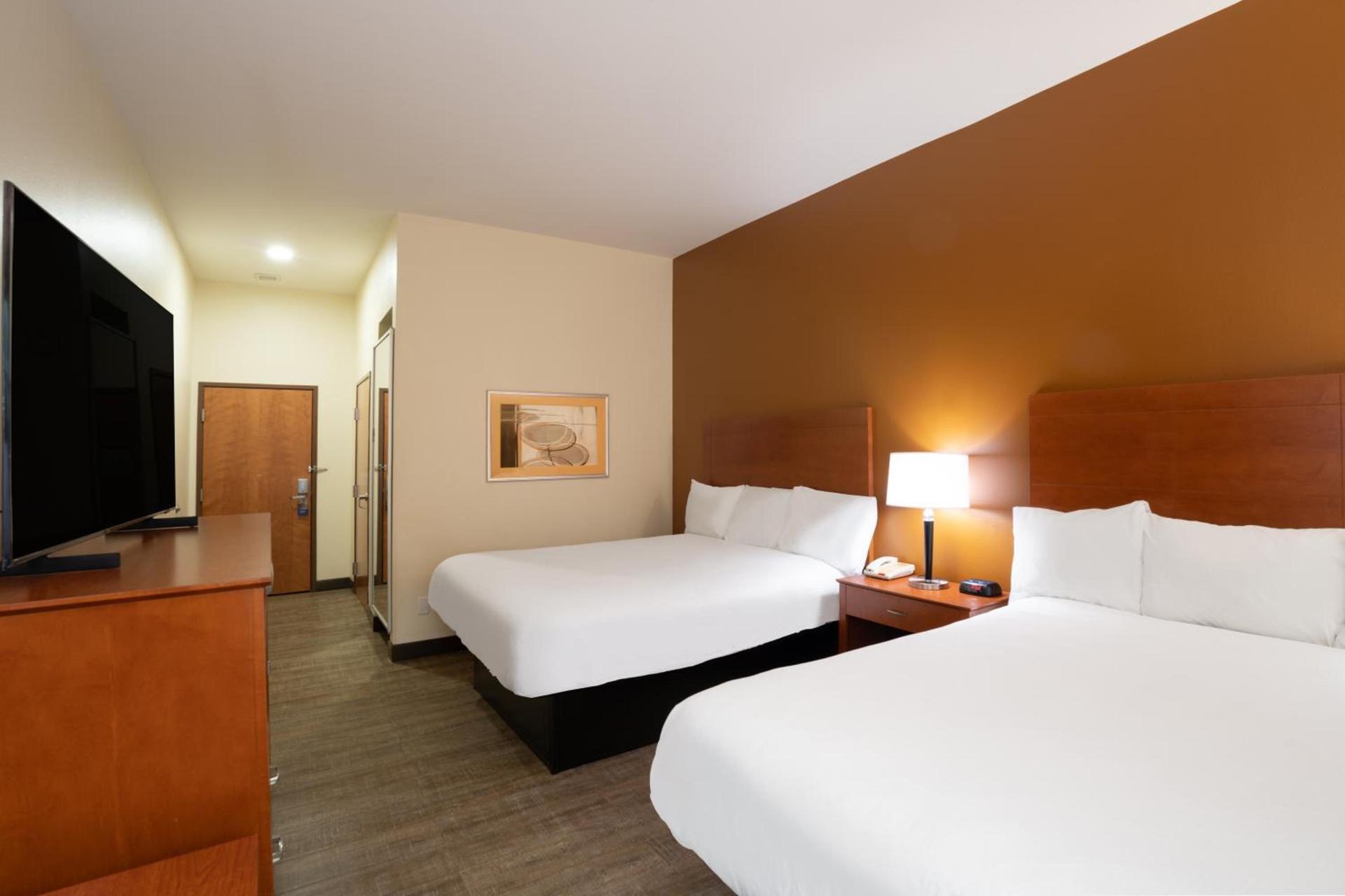 Baymont by Wyndham Savannah I-95 photo 43