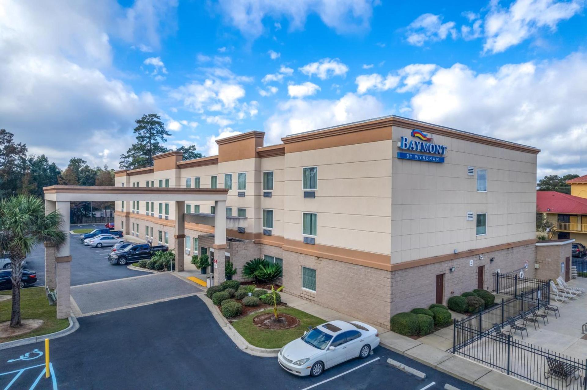 Baymont by Wyndham Savannah I-95 photo 1