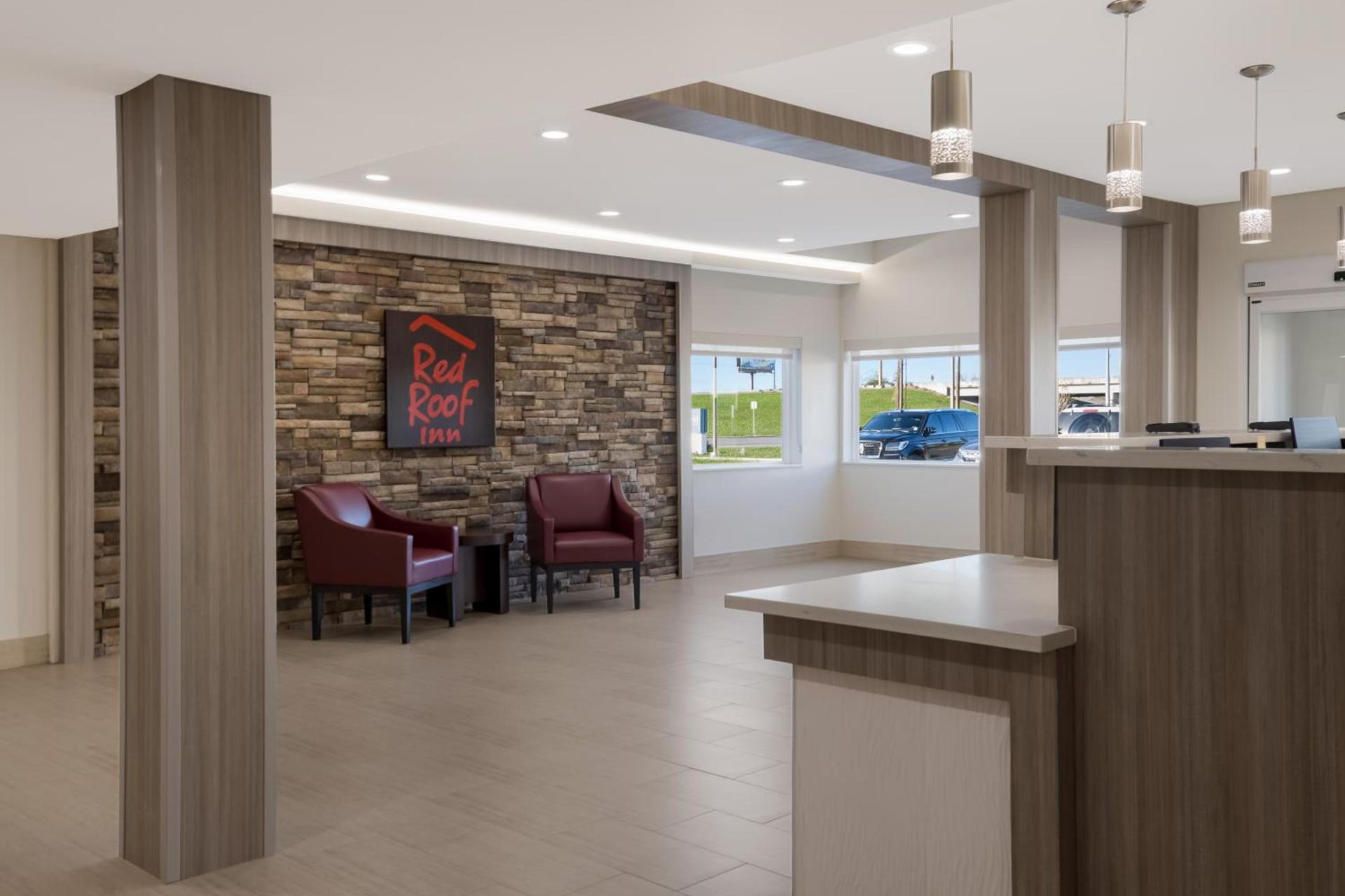 Red Roof Inn Sulphur photo 5
