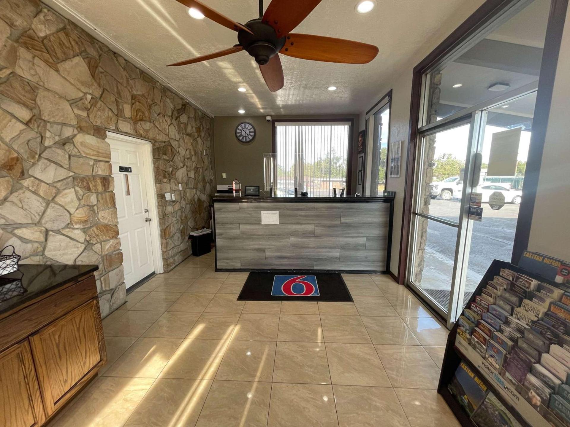 Motel 6 Hermiston, OR - Umatilla photo 15