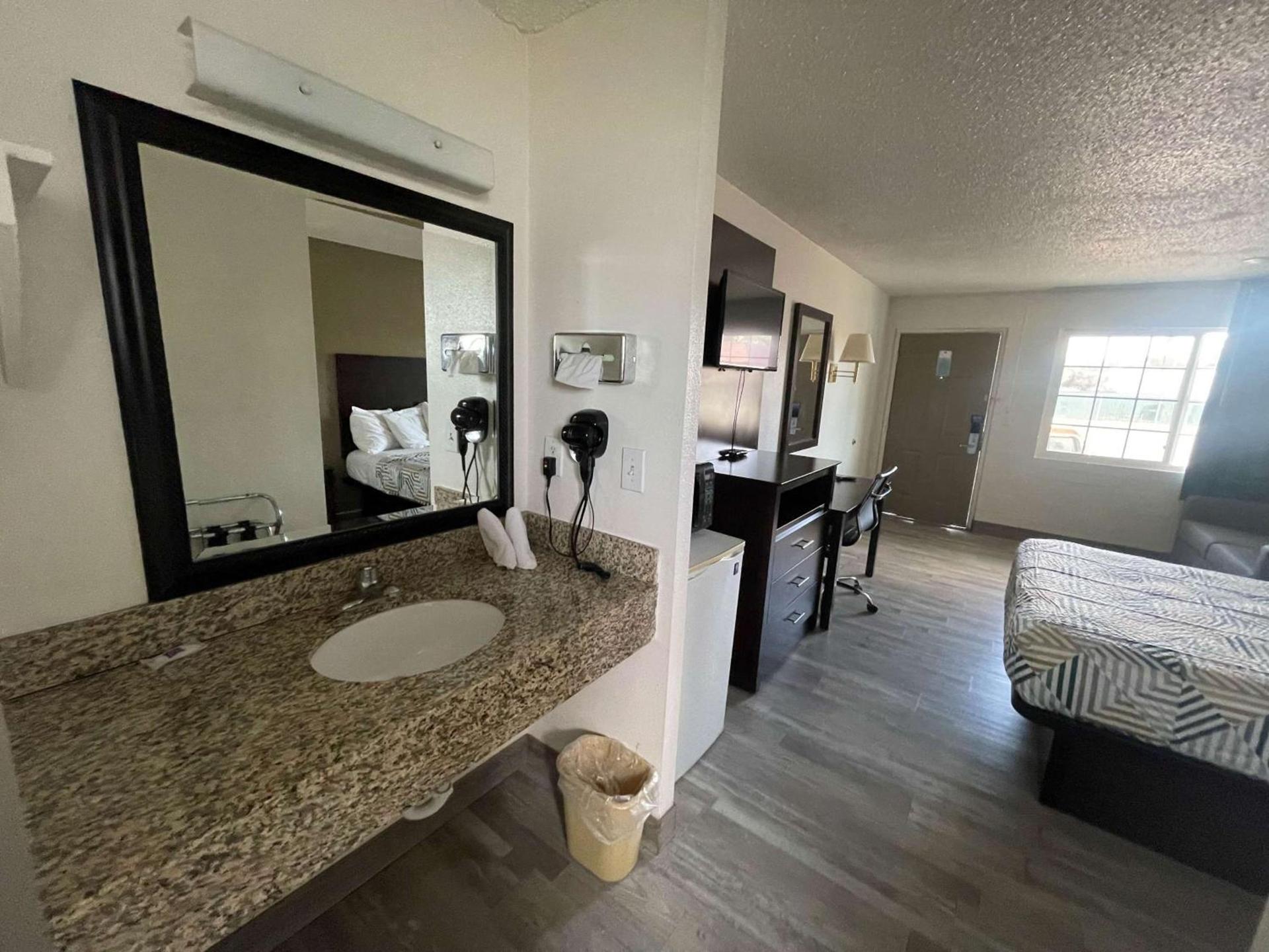 Motel 6 Hermiston, OR - Umatilla photo 12