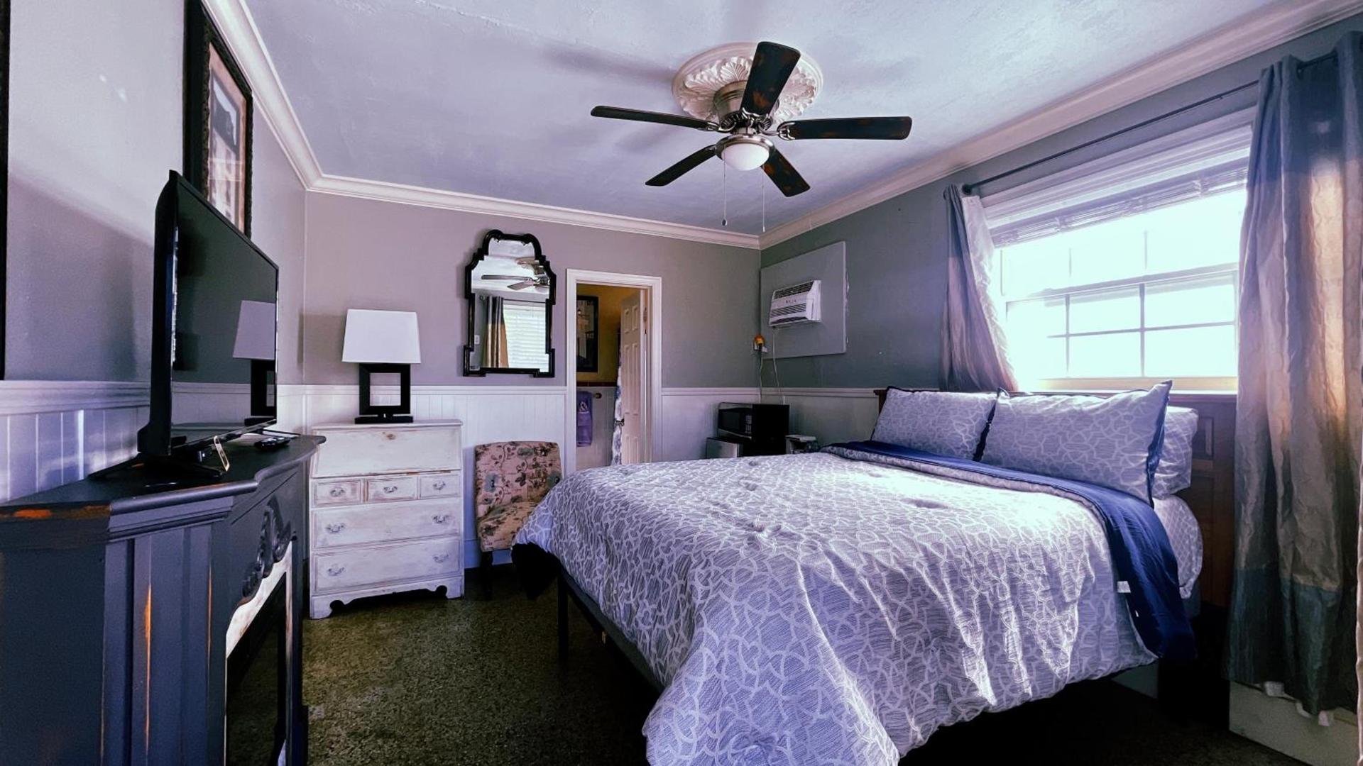 Shamrock Cove Inn photo 15
