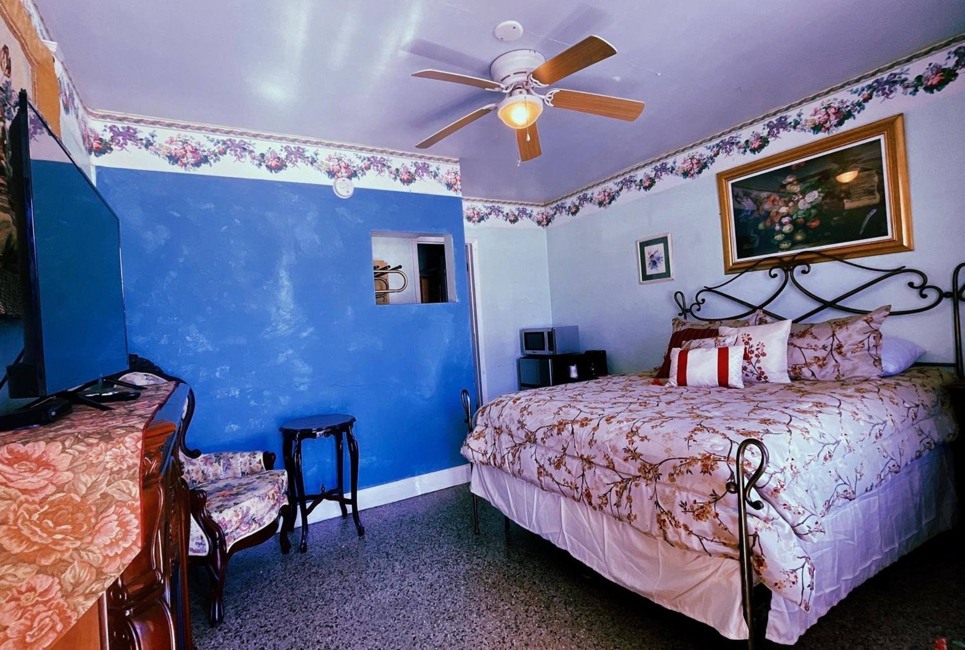 Shamrock Cove Inn photo 24