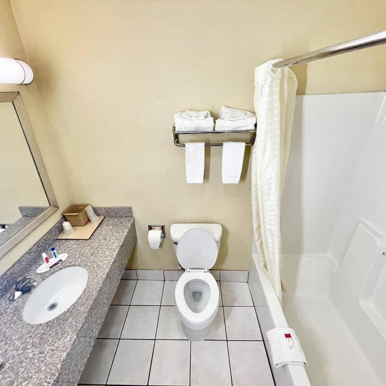 Budget Inn Madill photo 24