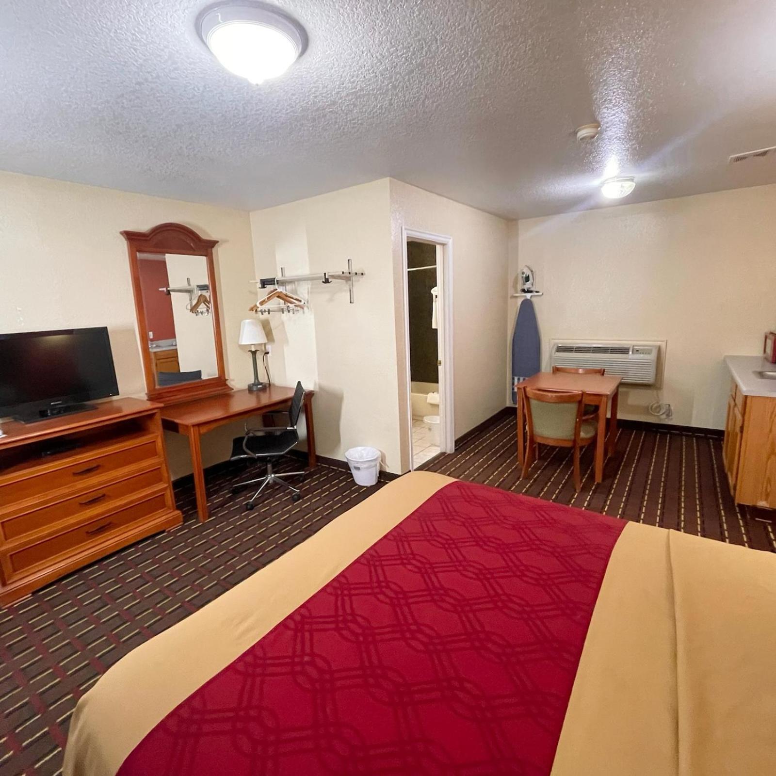 Budget Inn Madill photo 15