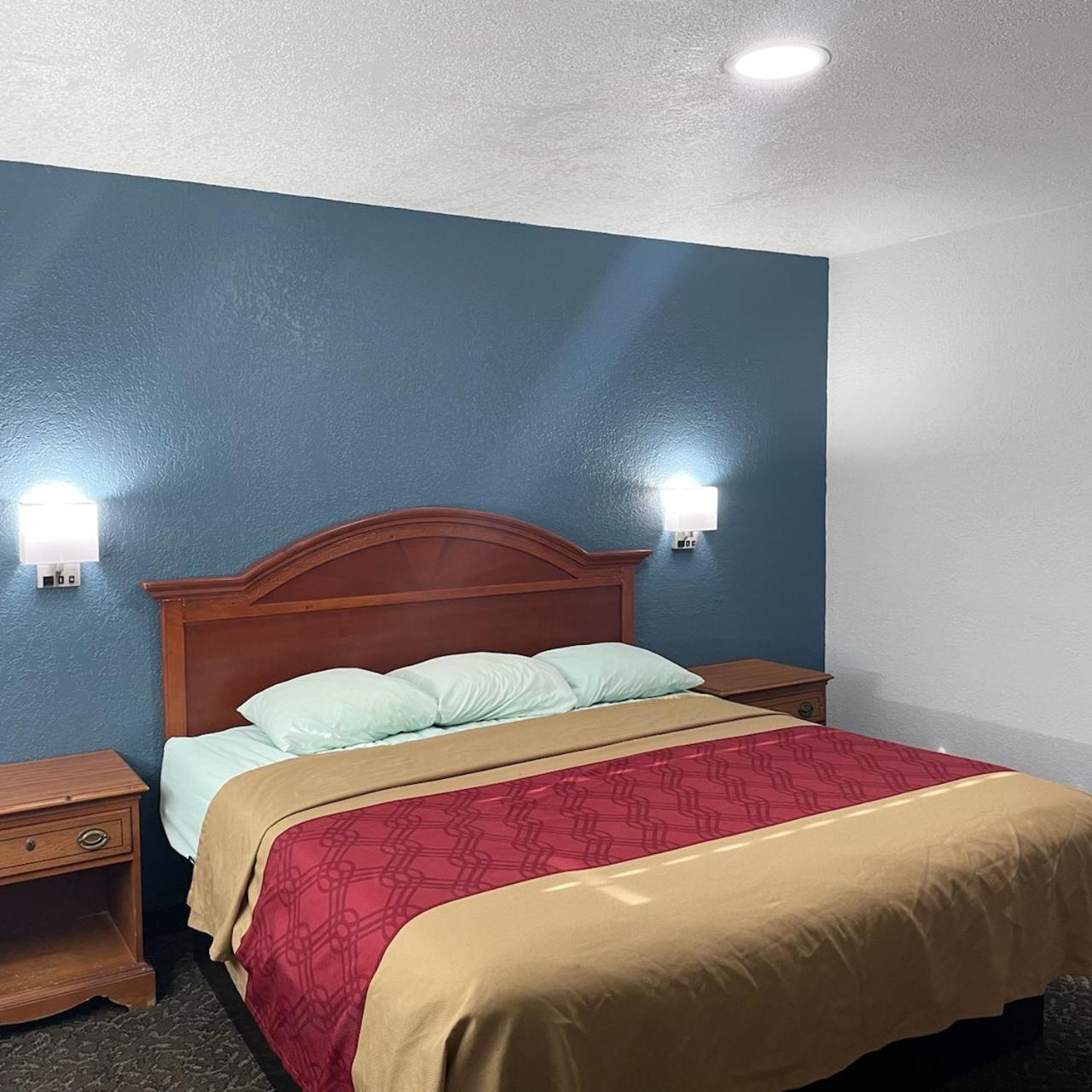 Budget Inn Madill photo 8