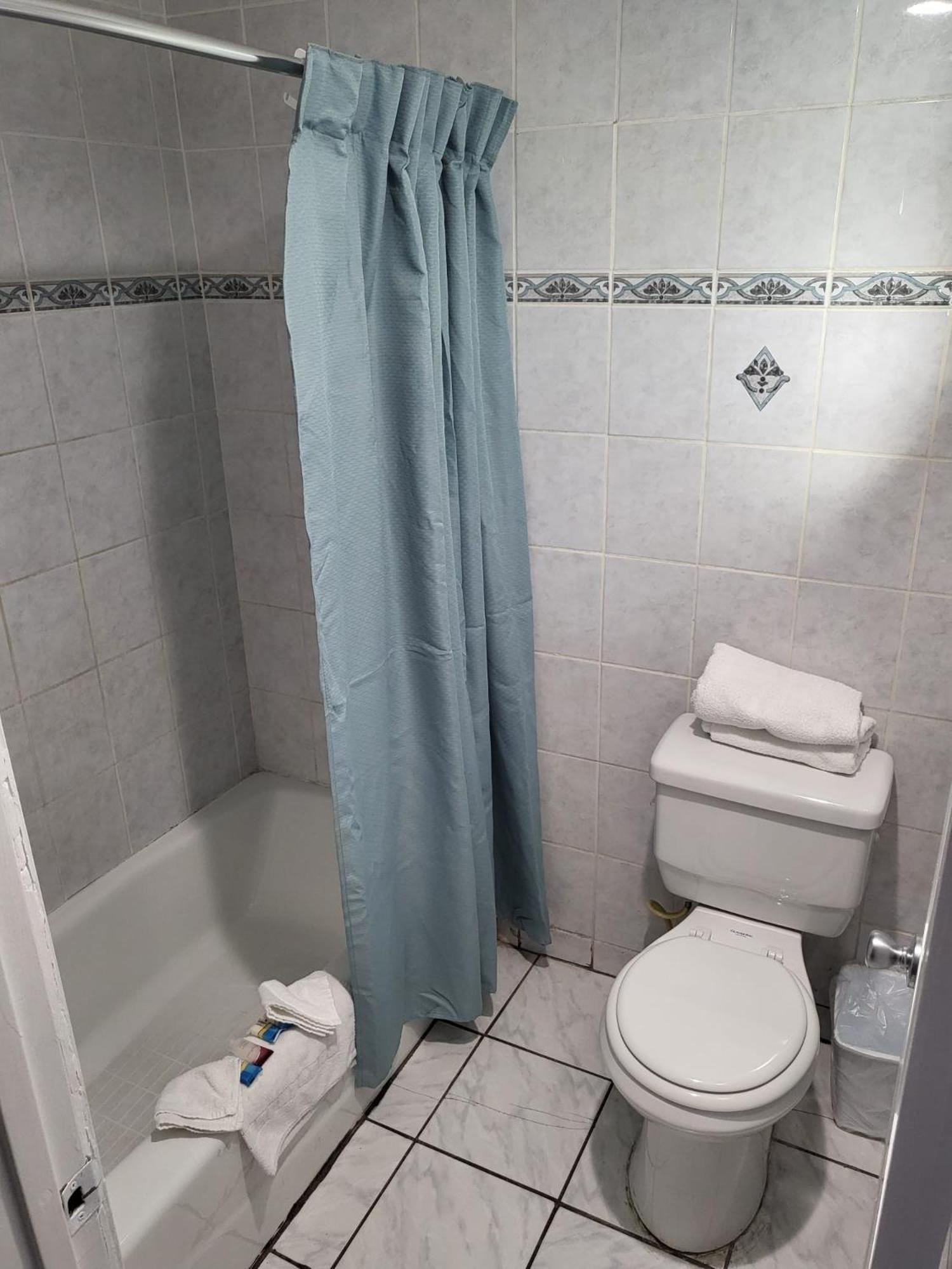 Budget Inn photo 8