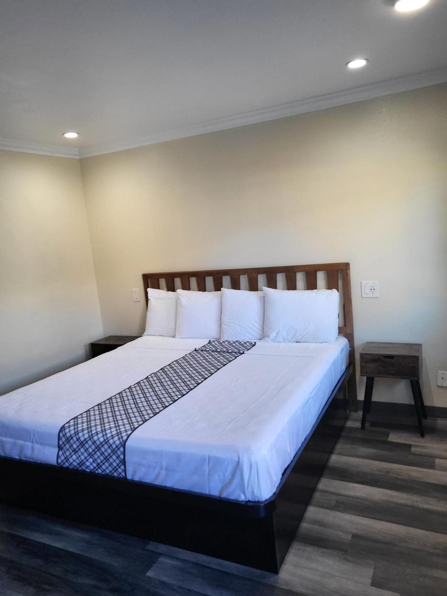 Budget Inn photo 4