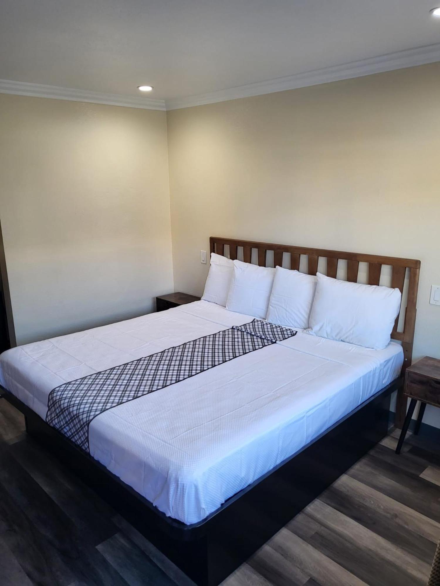 Budget Inn photo 2