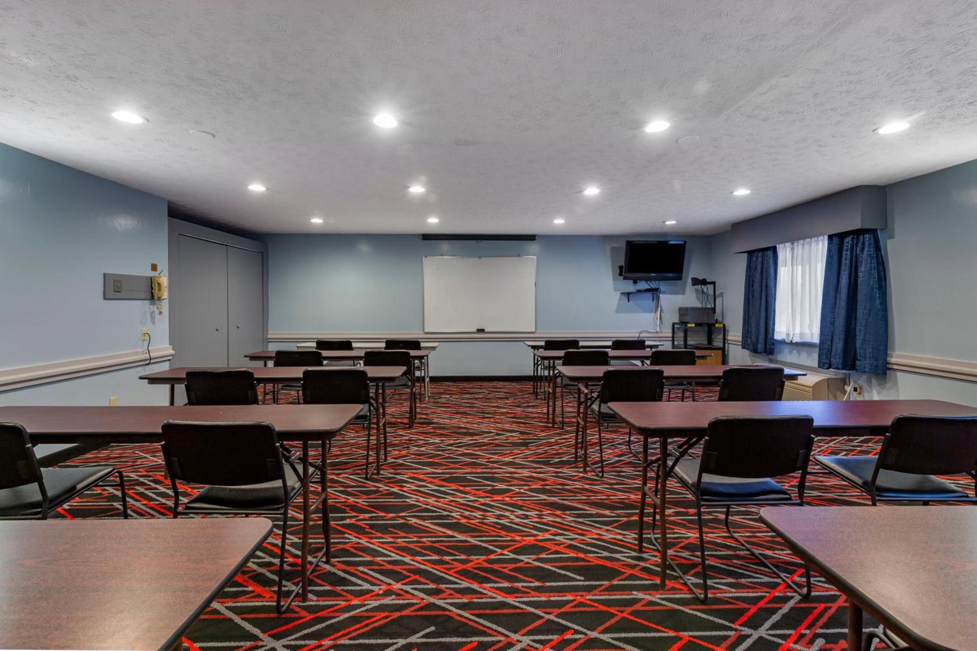 Quality Inn Austintown-Youngstown West photo 47